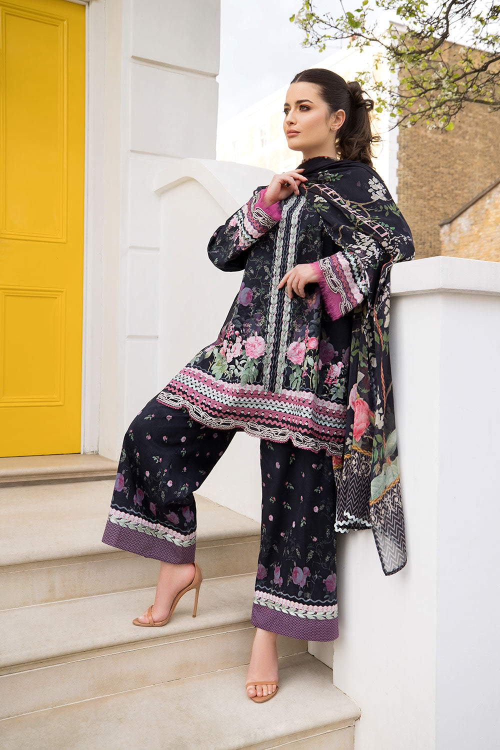 Lawn Prints – Design 4B