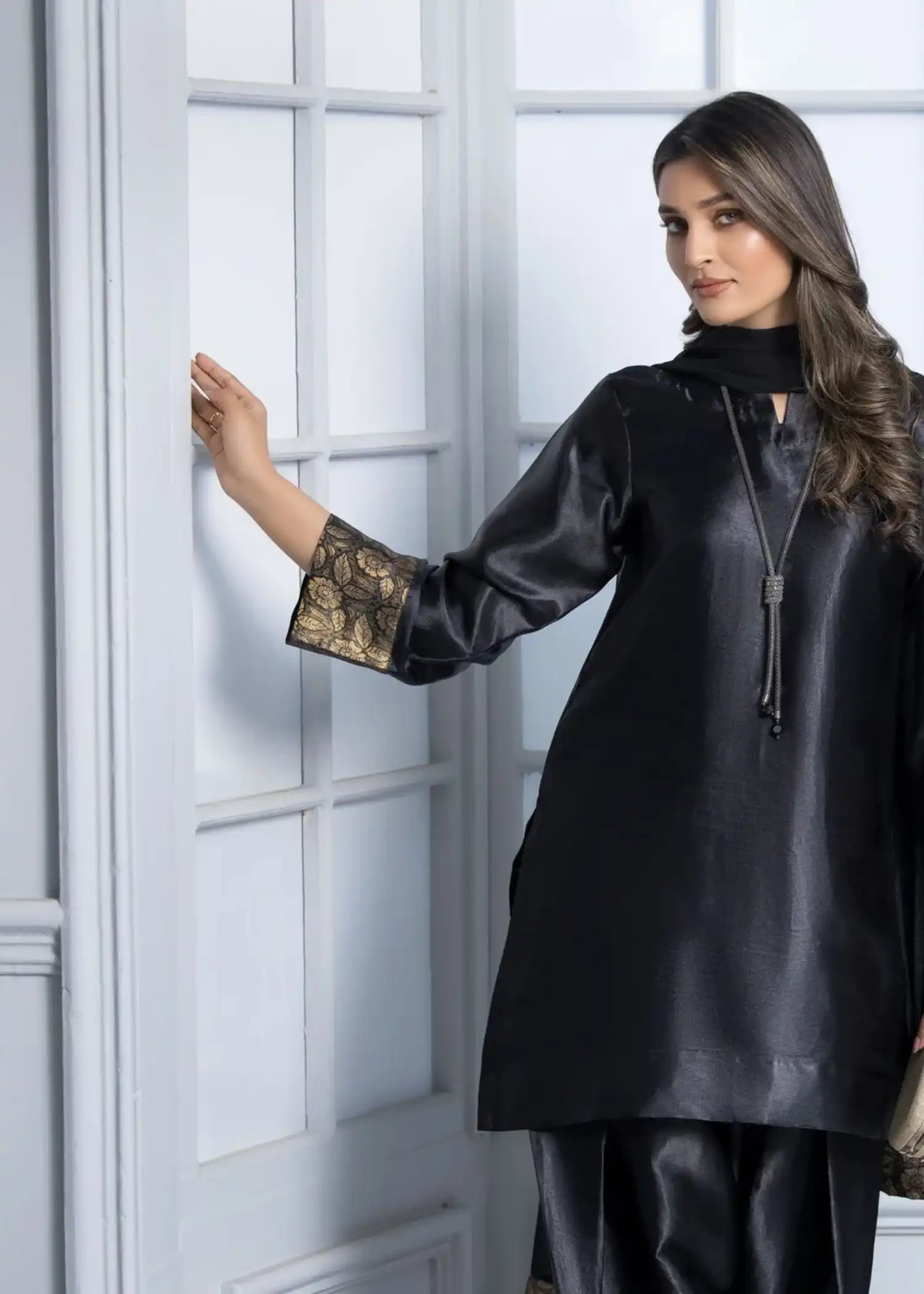 pk charmuse silk Kurta Set in Black