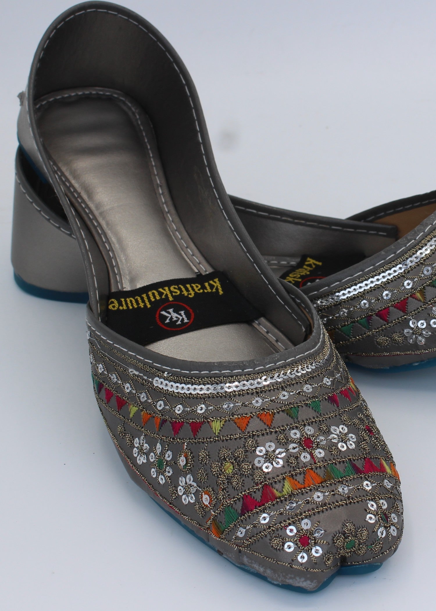 Khussa in Multi, grey by - High Quality Women Khussa IGI0604