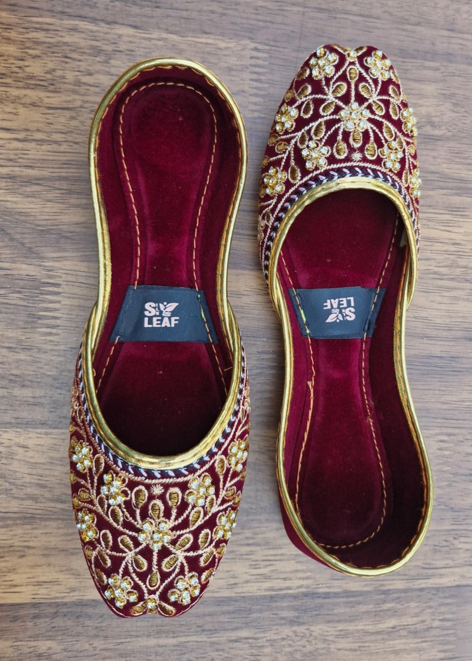 Khussa in Maroon by - High Quality Women Khussa XLZ3898