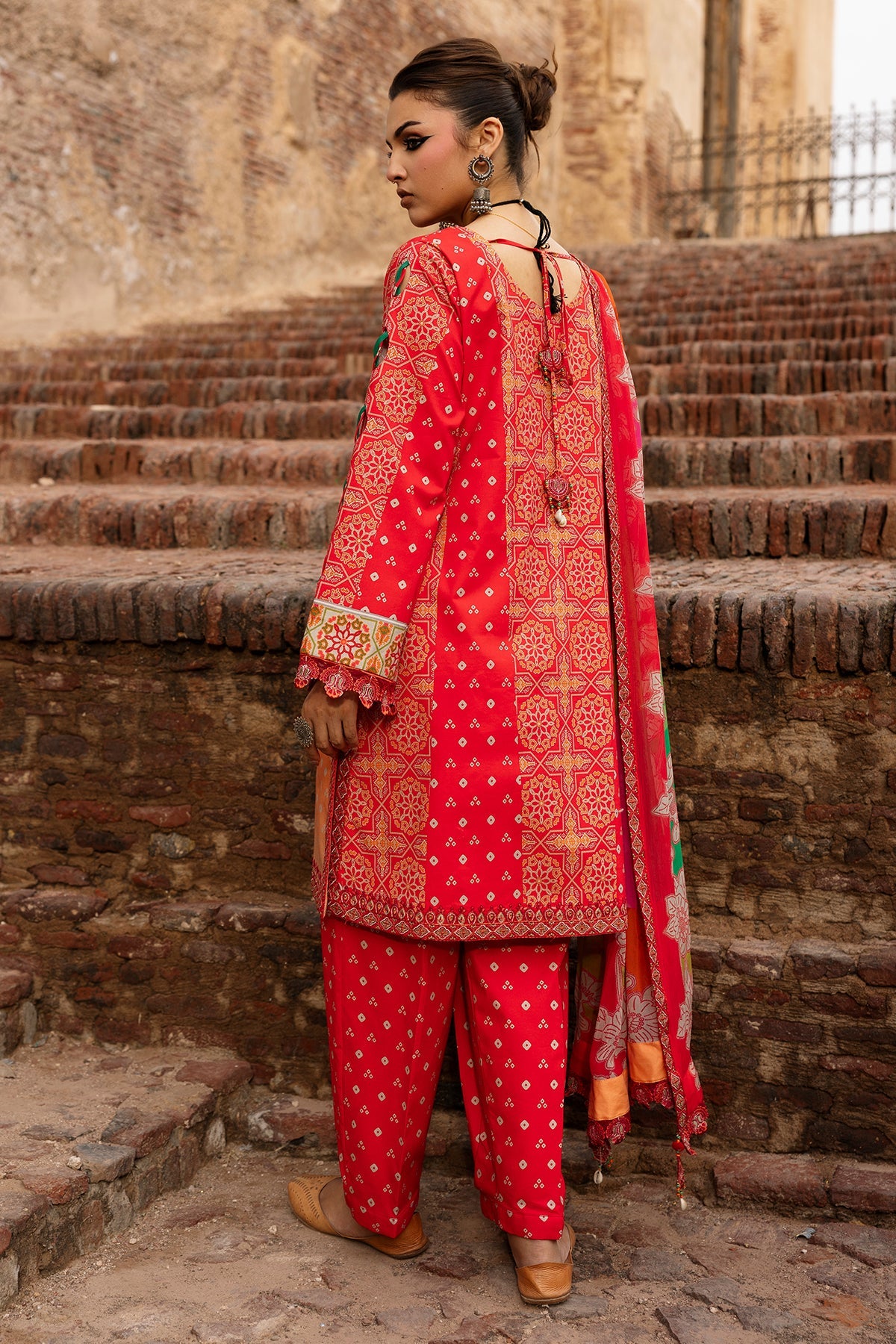 Chunri Lawn – CHN6-06