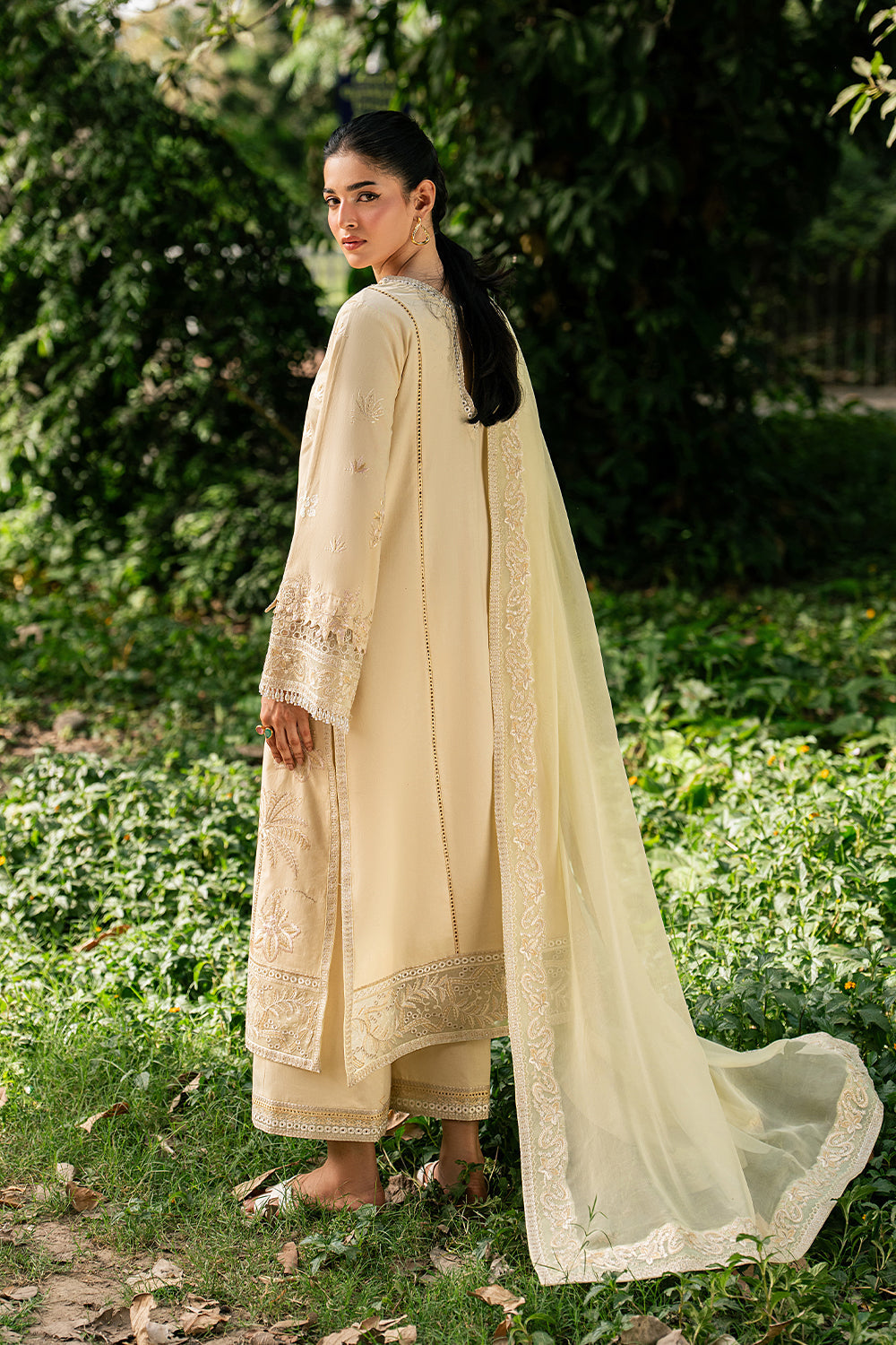 Luxury Lawn – GARDENIA - MSU0628