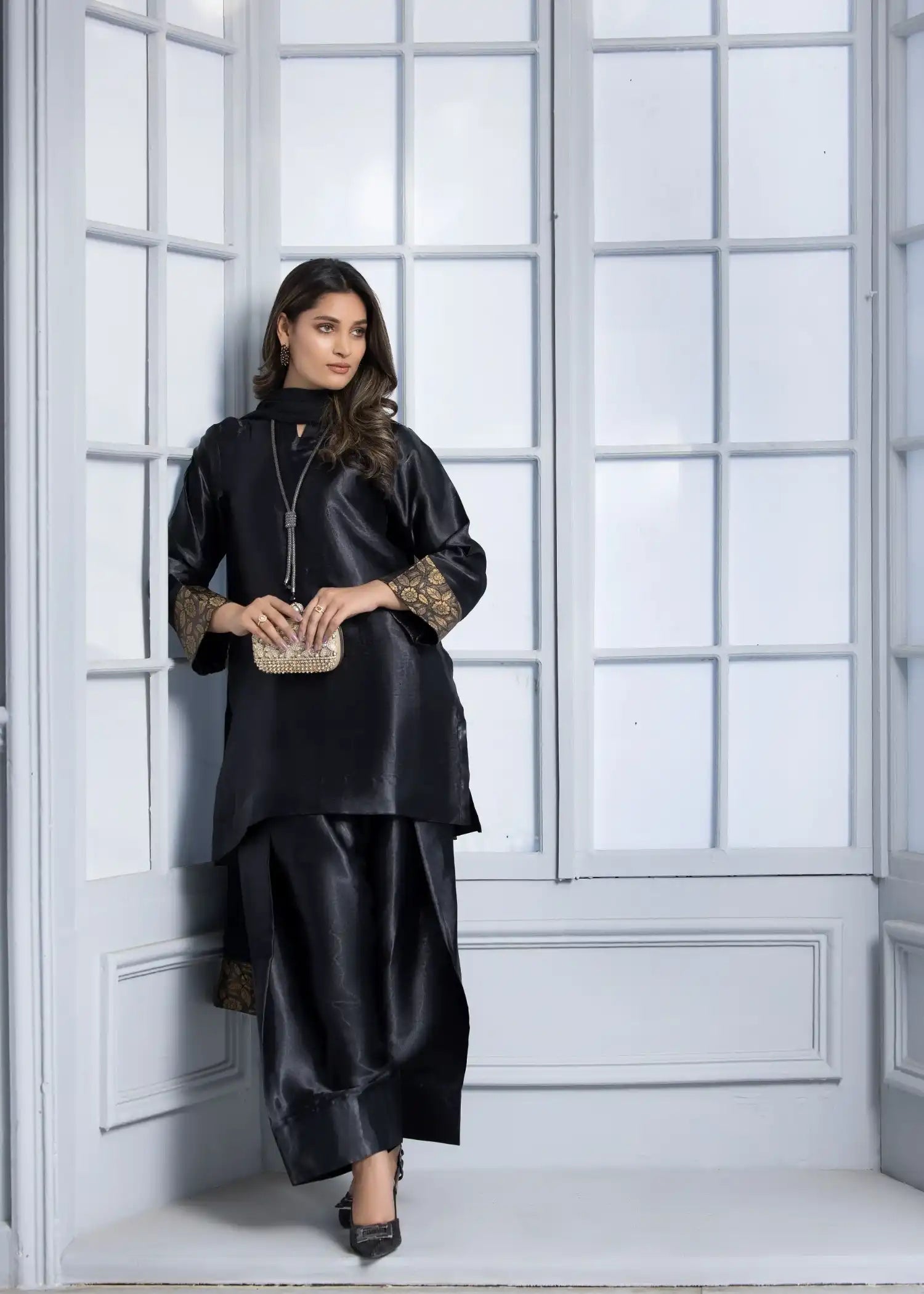pk charmuse silk Kurta Set in Black