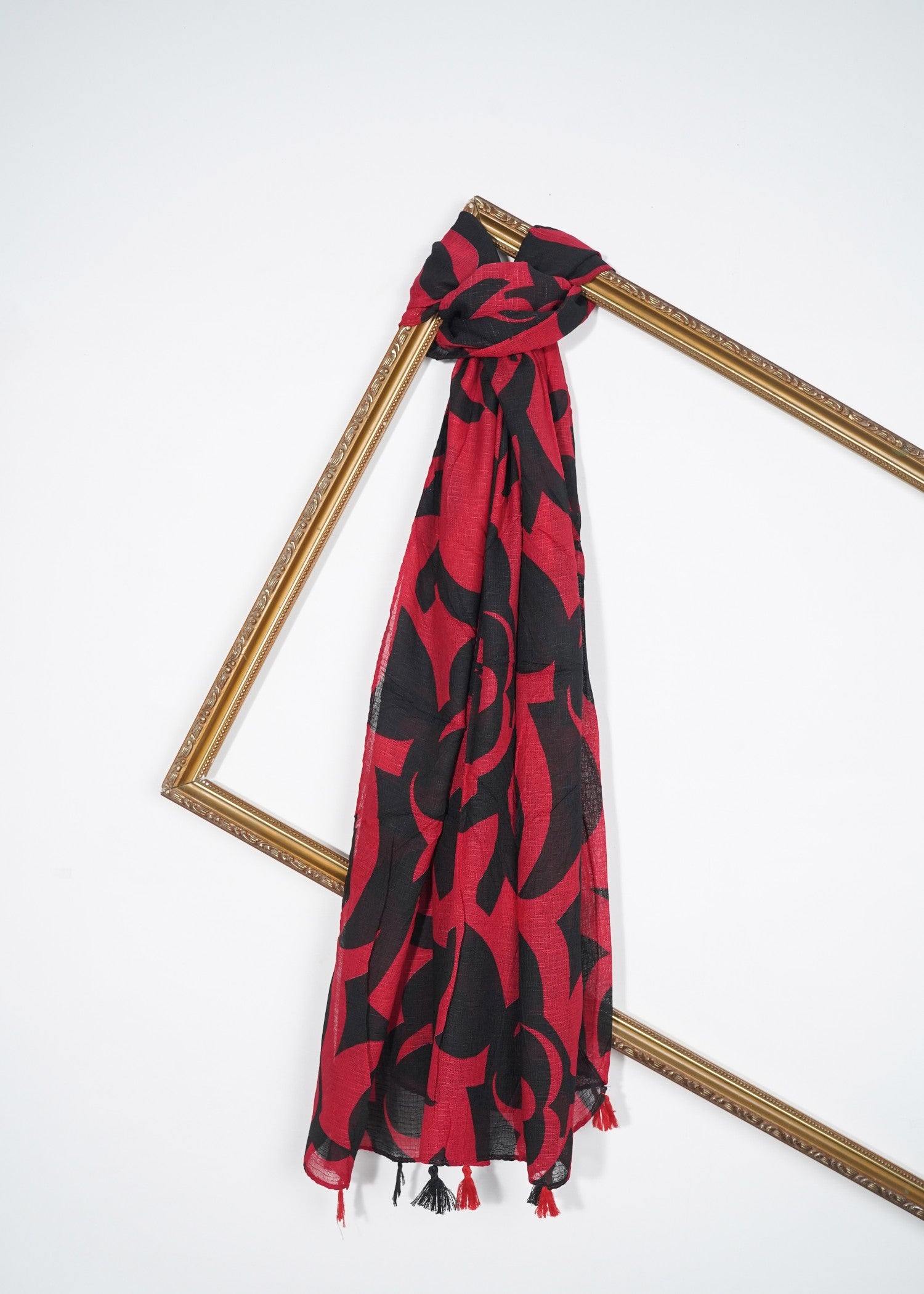 slub lawn Hijab in Black, red