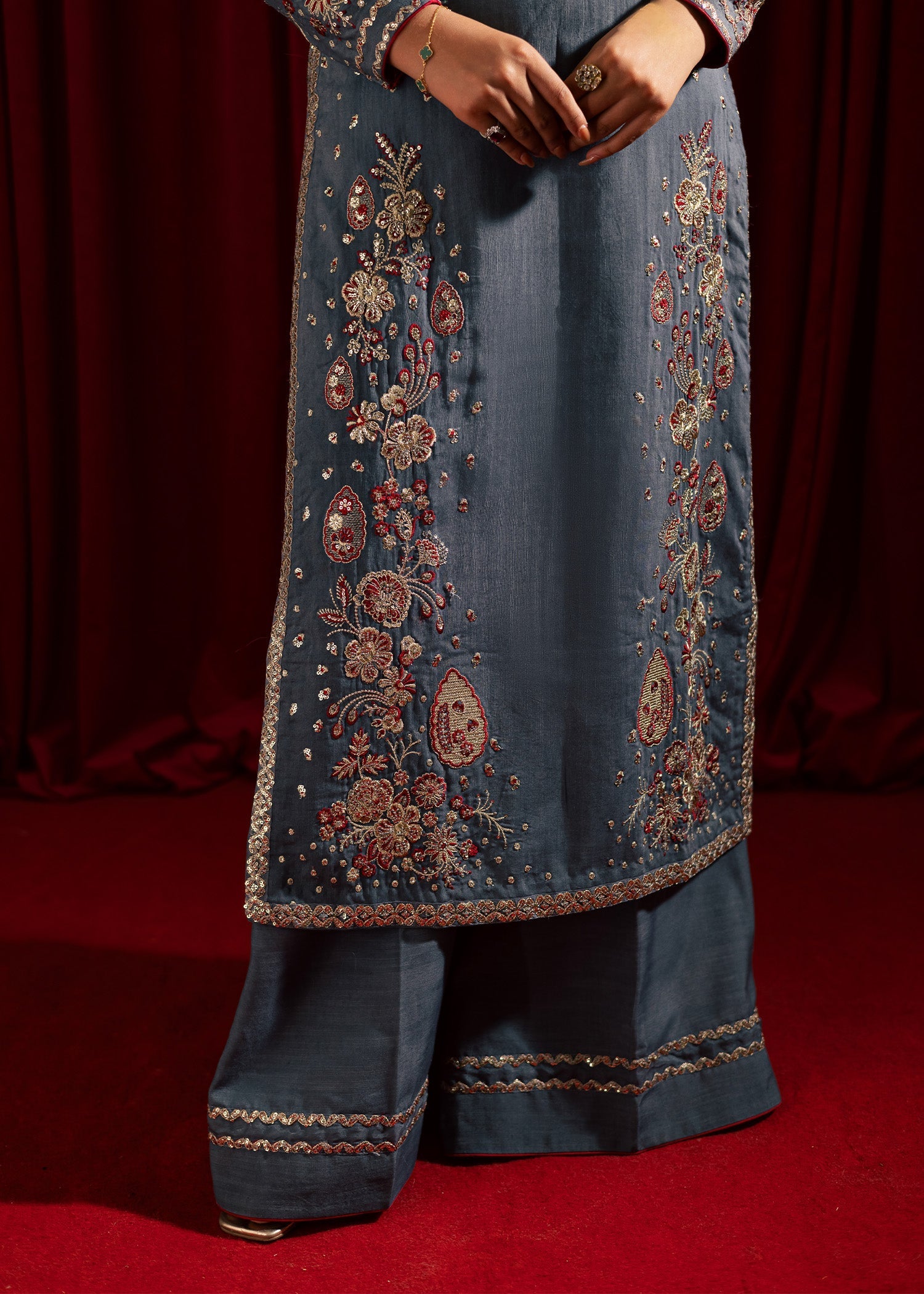 medium silk Kurta Set in Grey