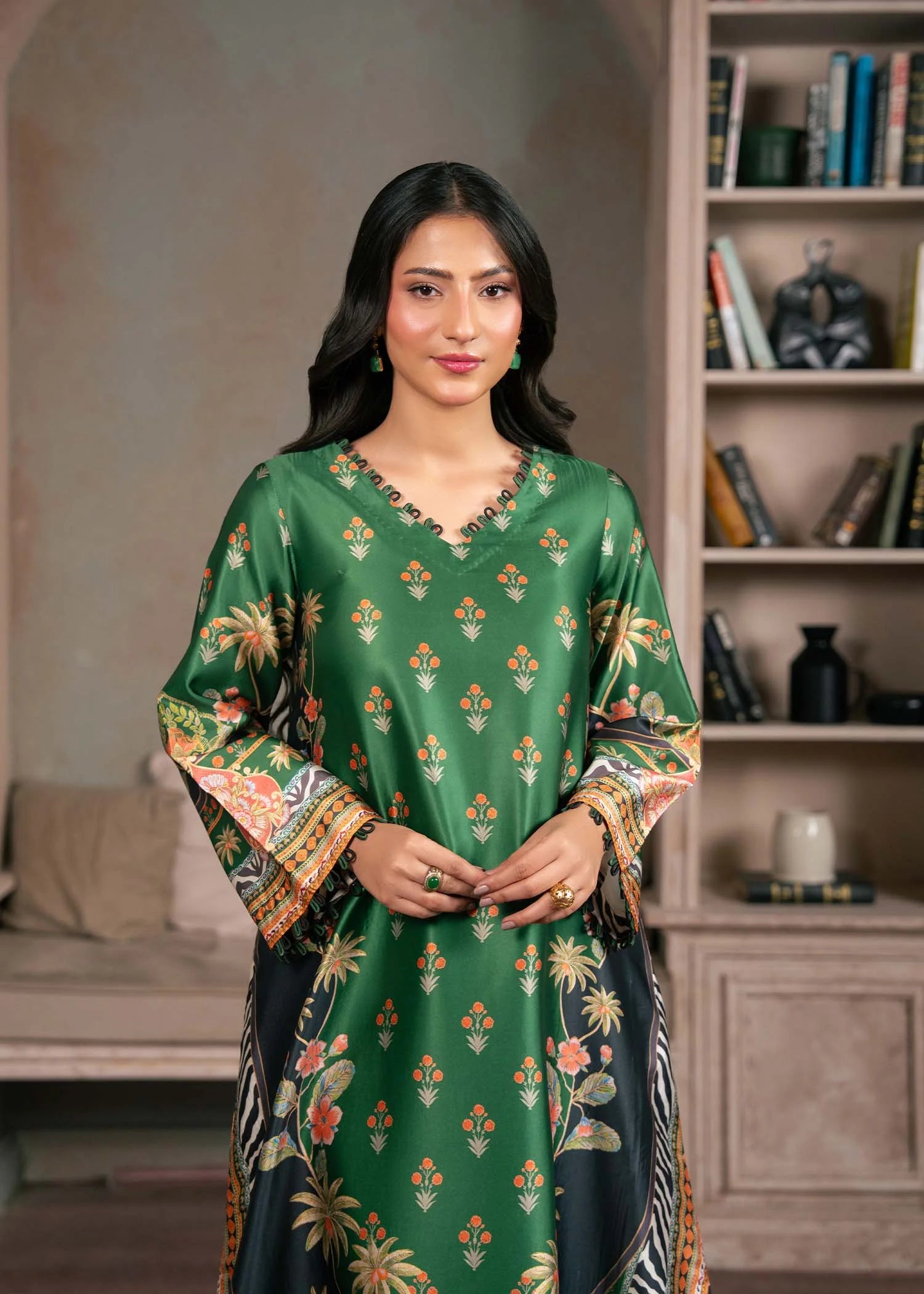 silk Kaftan in Green, black