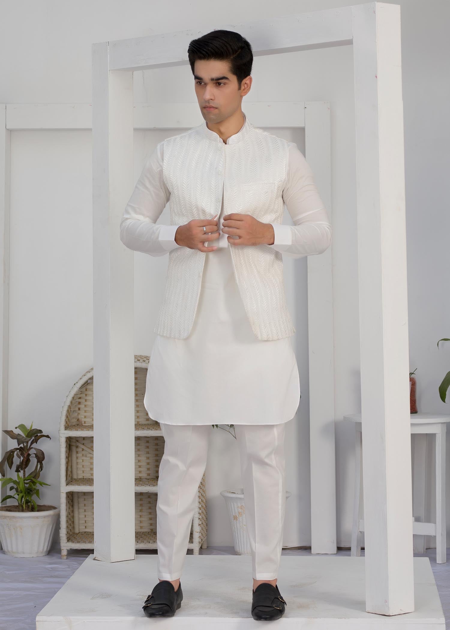 wash & wear Waistcoat in Off-white