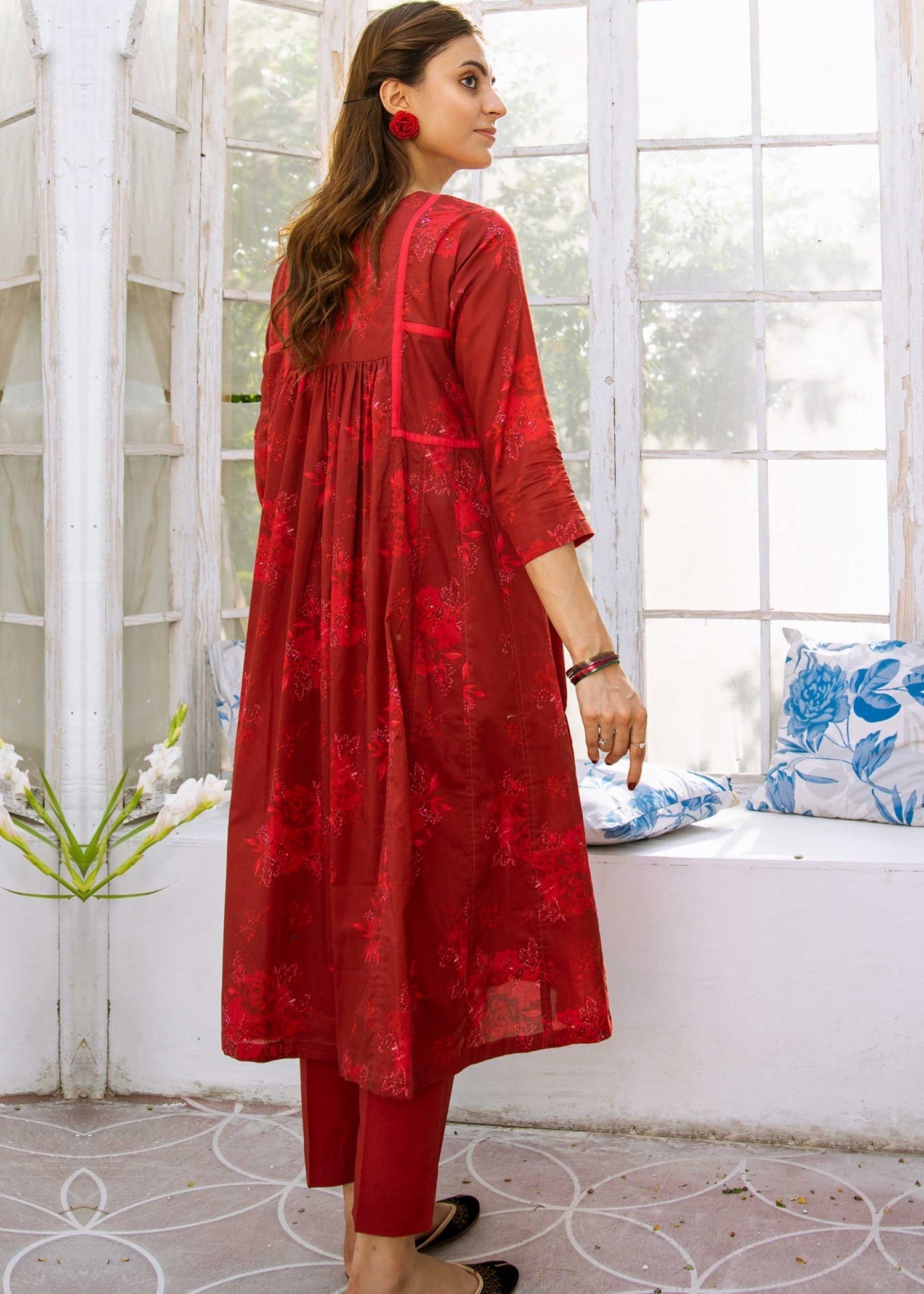 self jacquard Pishwas in Red