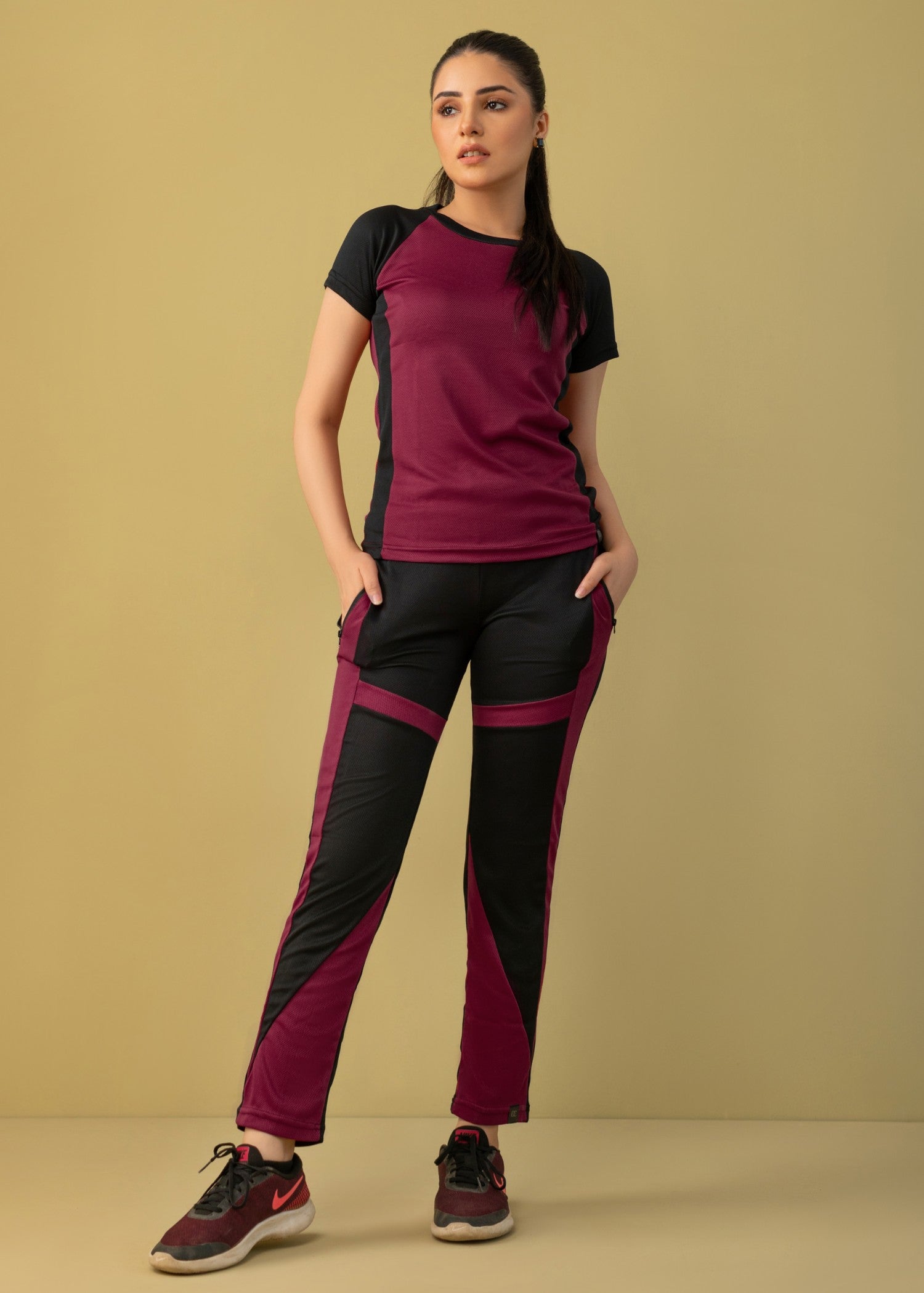 jersey knit Tracksuit in Black, maroon
