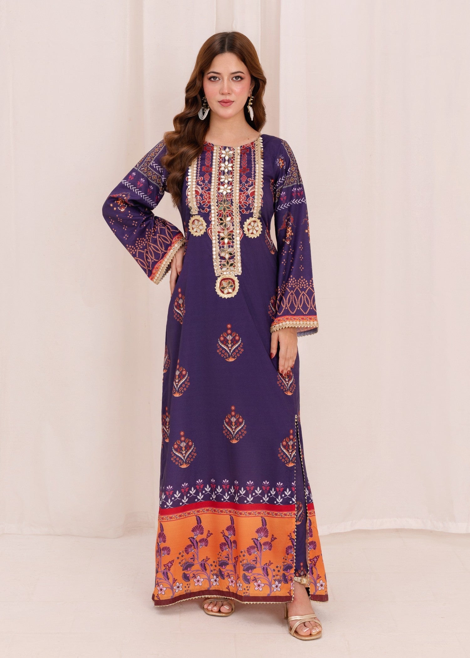silk crepe Kurta Set in Blue, multi