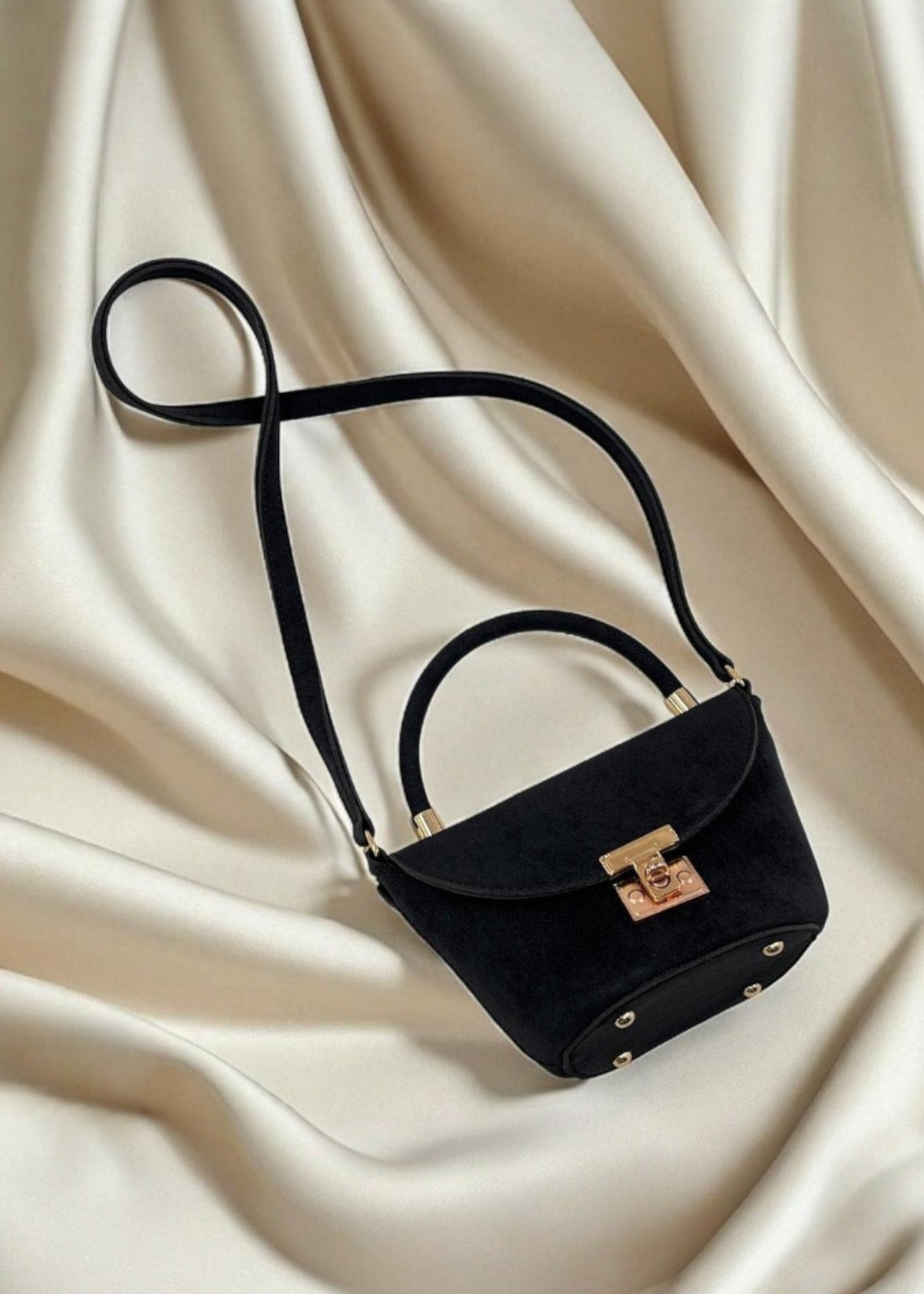 Hand Bag in Black Color by - Trendy Women Hand Bag INB2982
