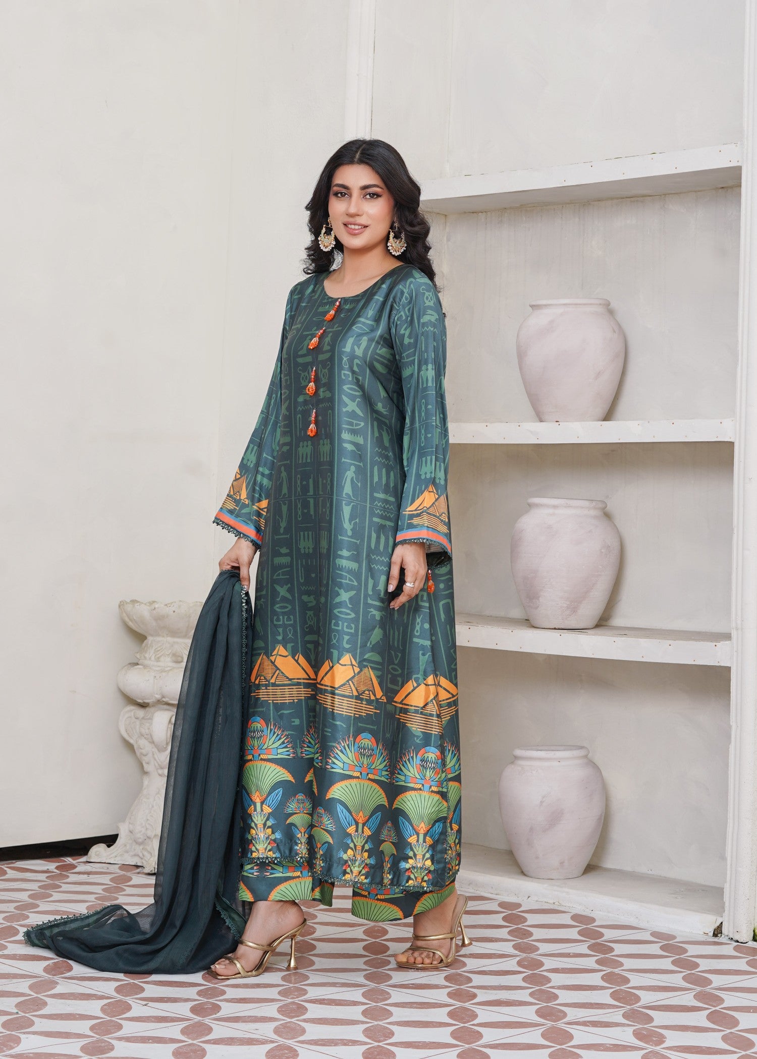charmuse/shamooz Kaftan in Bottle green, marigold