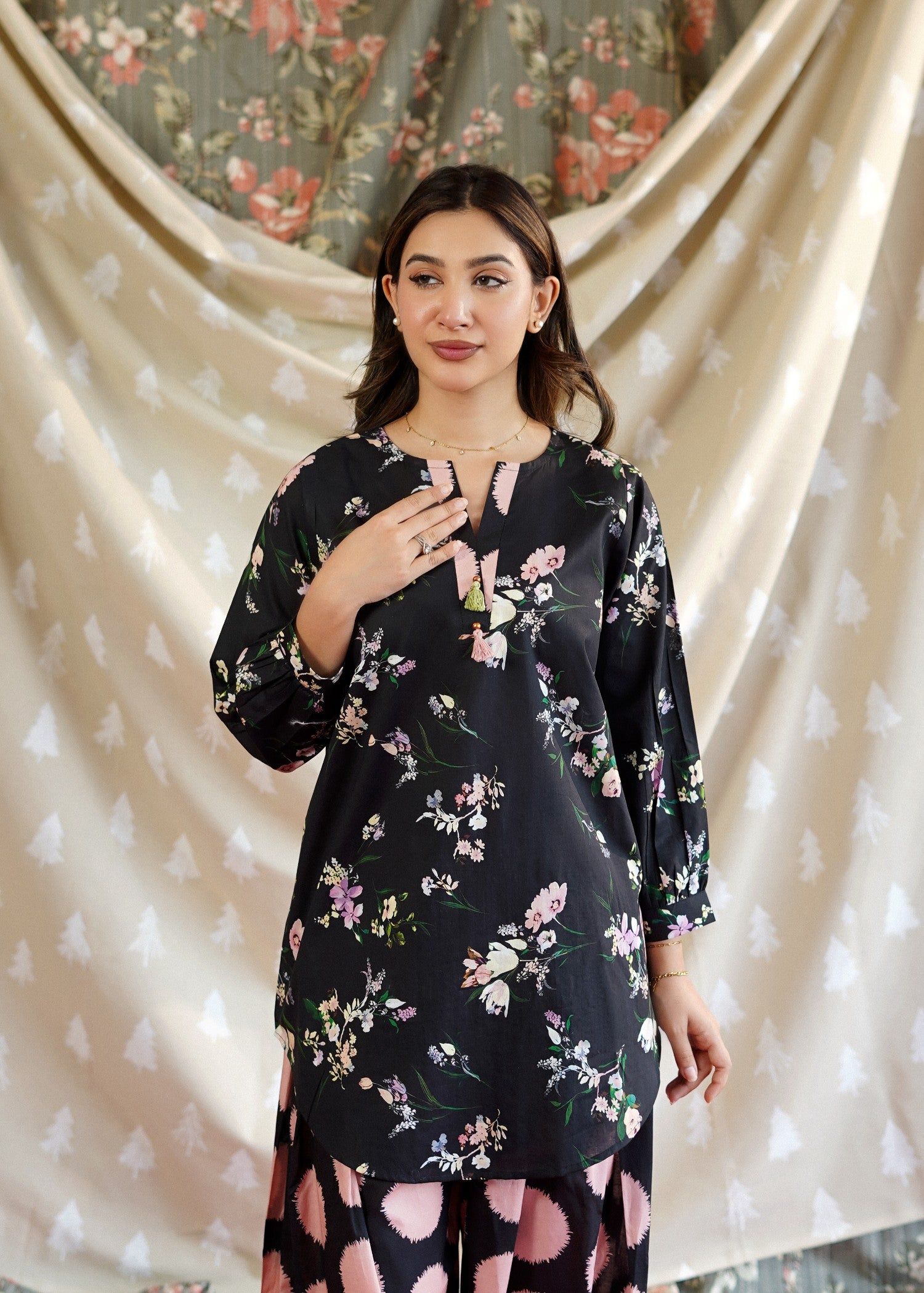 lawn Kurta Set in Black, pink
