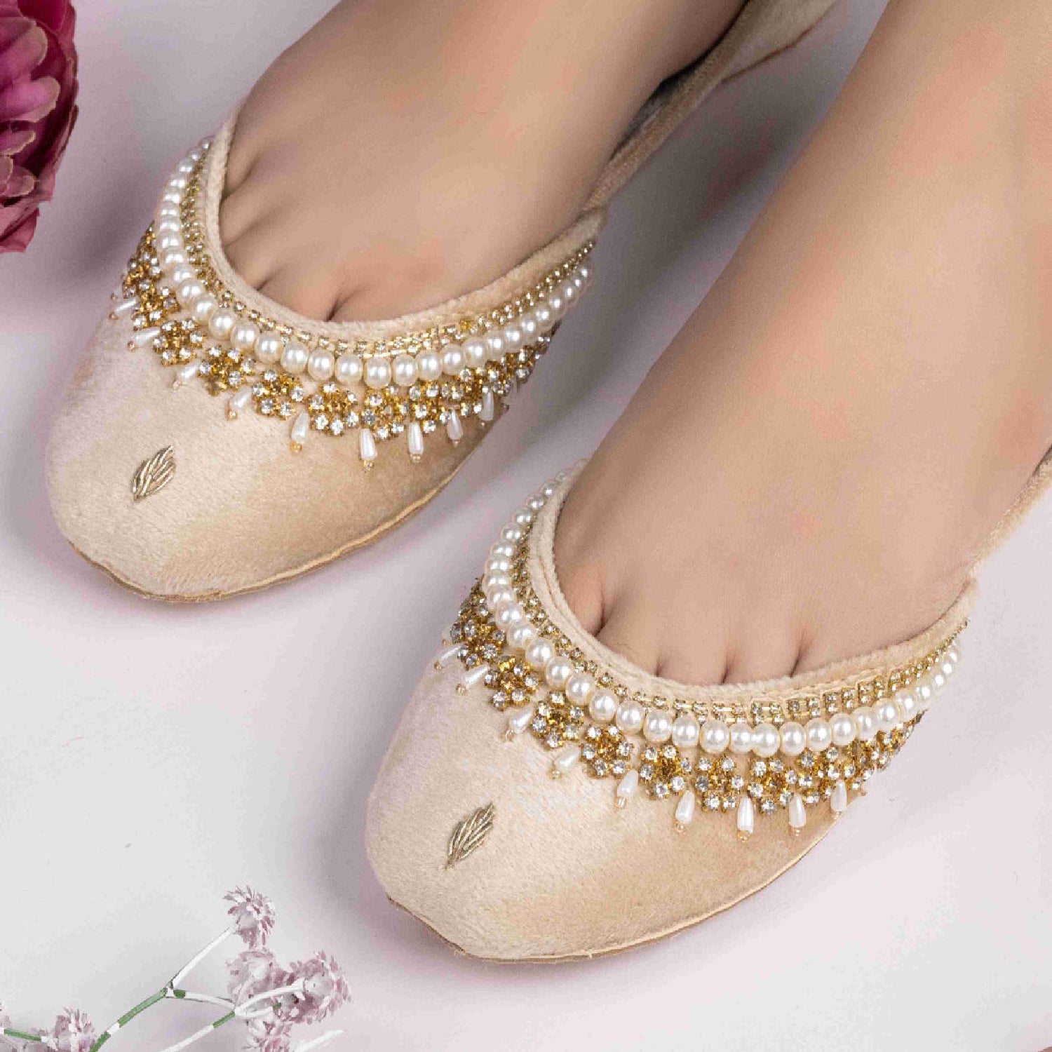 Khussa in Cream by - High Quality Women Khussa FED4957