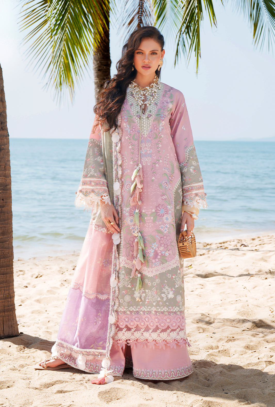 AJR Evara Luxury Lawn – Niva