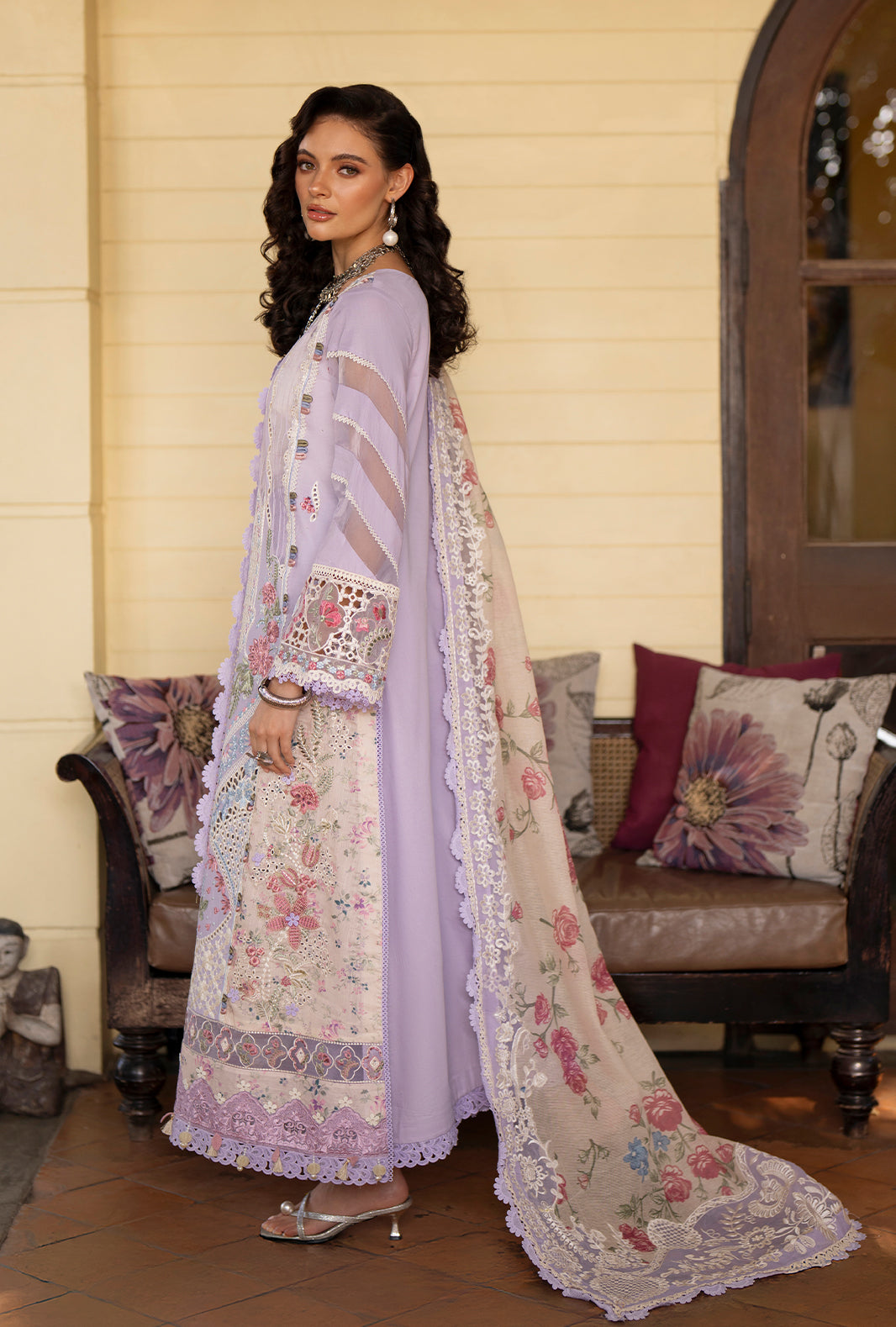 AJR Evara Luxury Lawn – Zaya