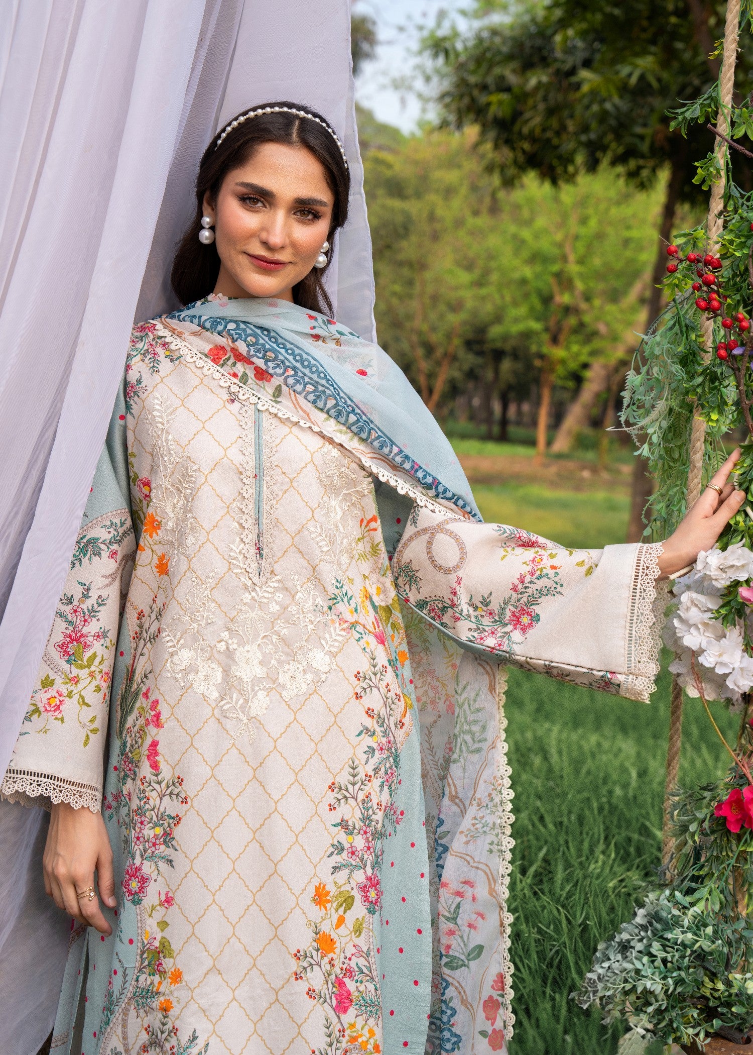 lawn Kurta Set in Multi