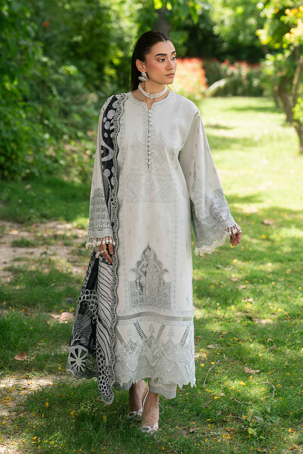 Luxury Lawn – IRIS - MSU0637