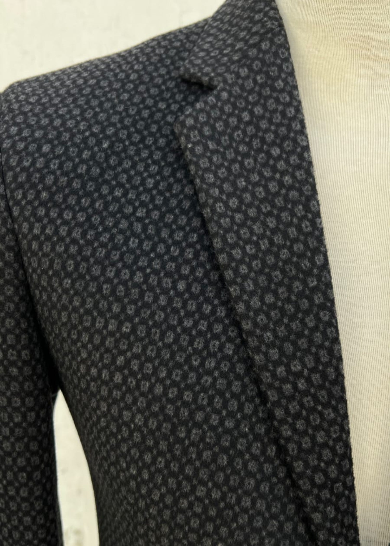 pure wool Blazer in Charcoal black