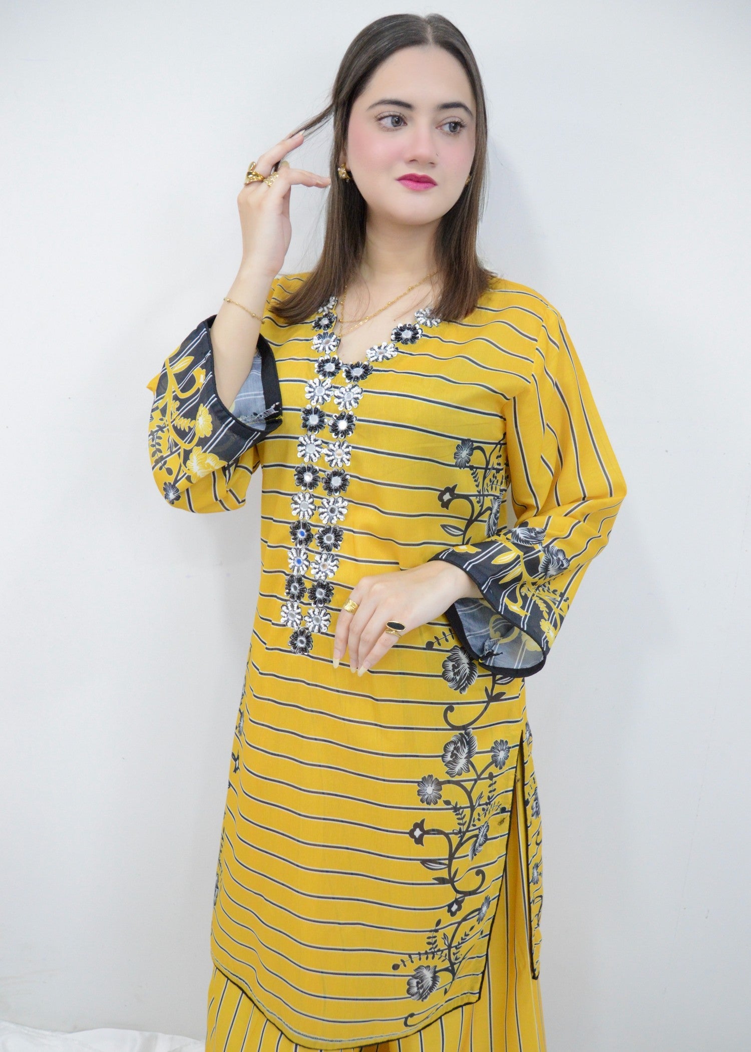 swiss lawn Kurta Set in Yellow