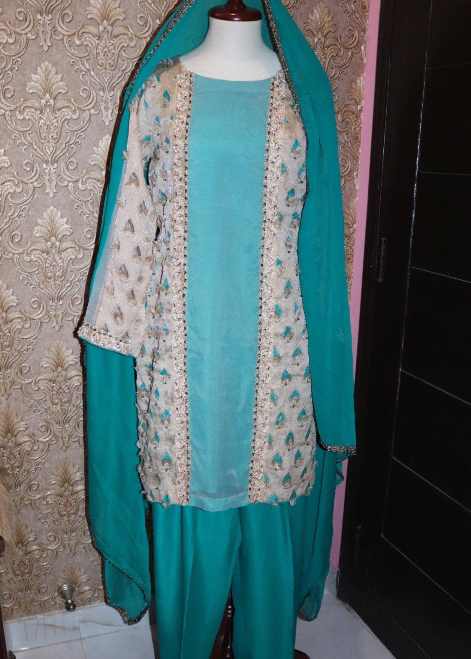 khaddi silk Kurta Set in Turquoise