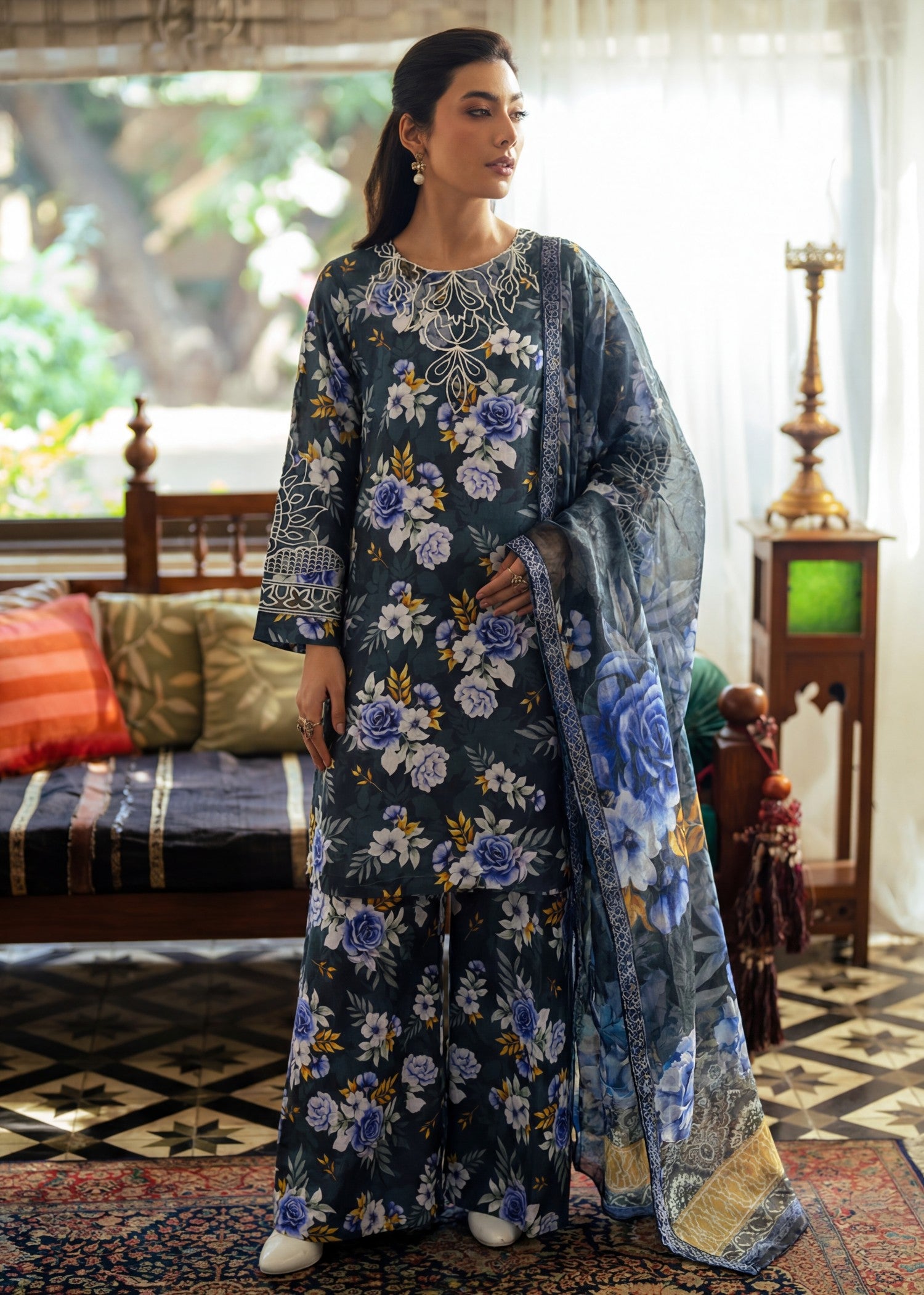 textured lawn Kurta Set in Dark grey
