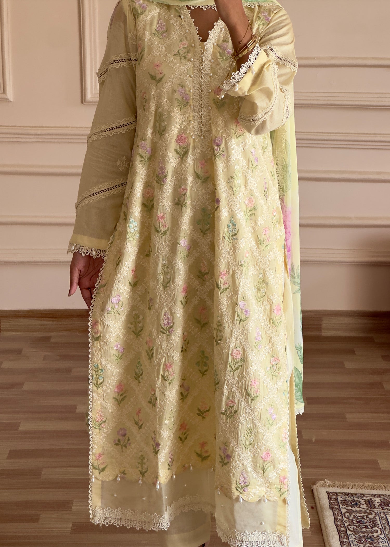 lawn Kurta Set in Lemon chiffon