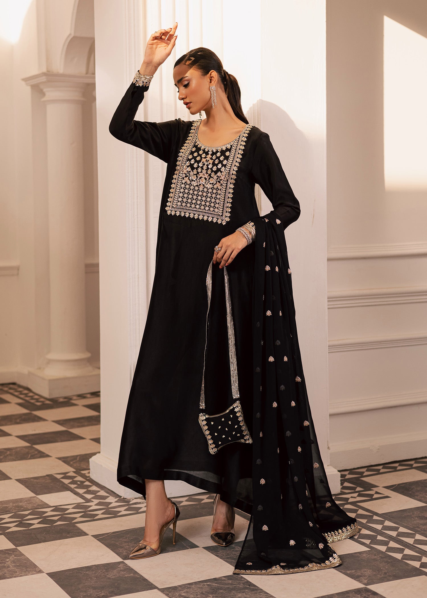 thai silk Kaftan in Black