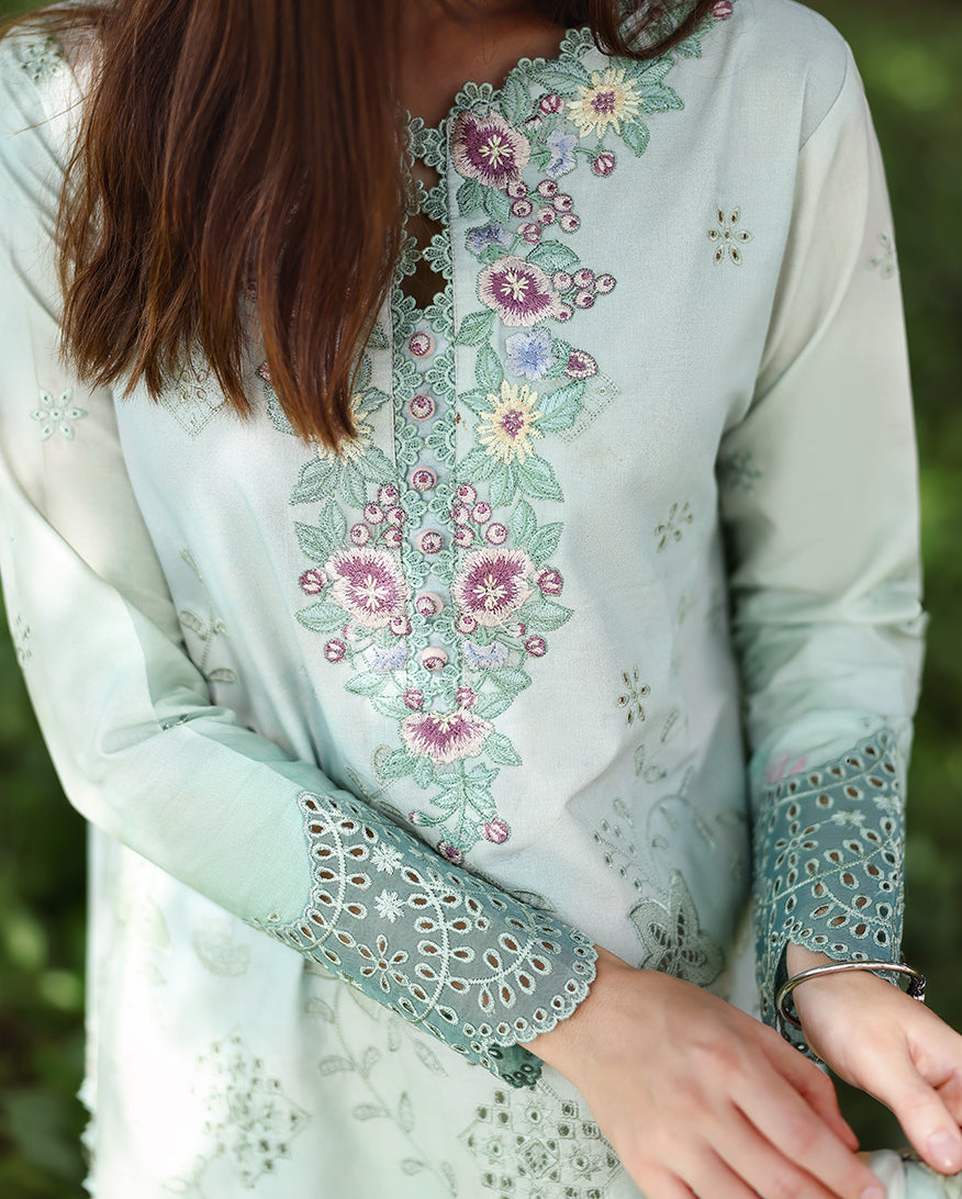 Solace Ombre Chikankari Lawn – Tranquil Muse