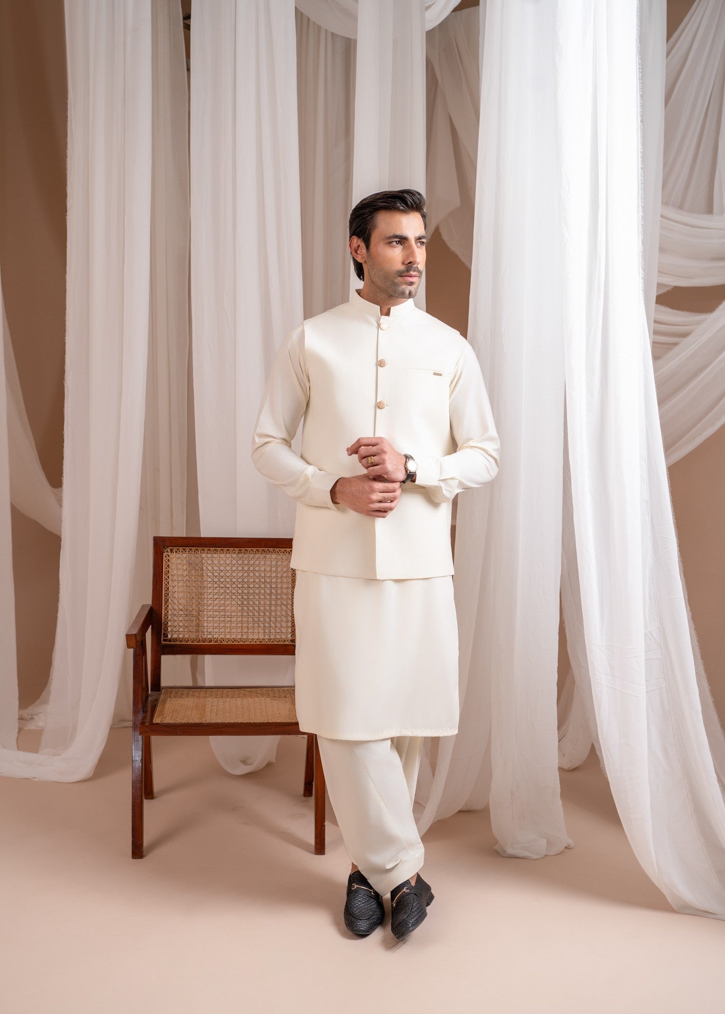wash & wear Waistcoat in Cream by Muraqsh