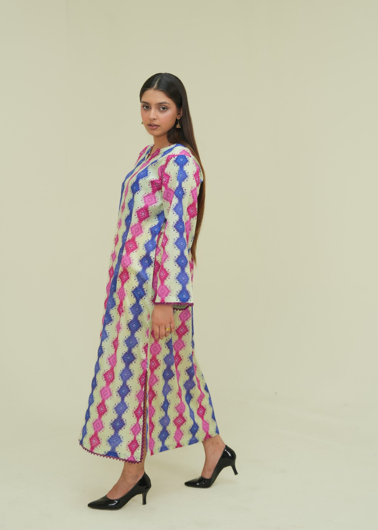 lawn Kaftan in Off-white