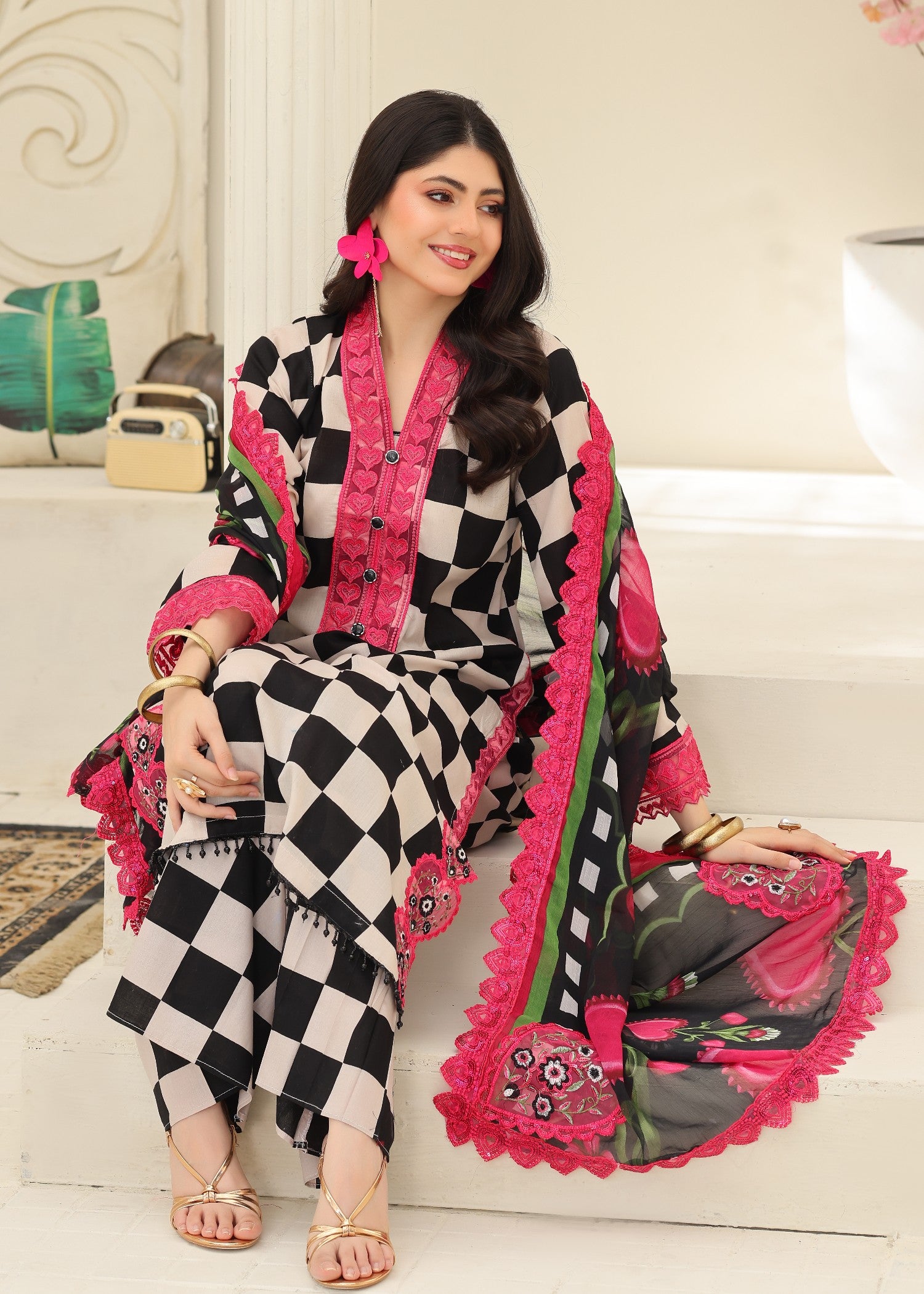 lawn Kurta Set in Black, pearl white