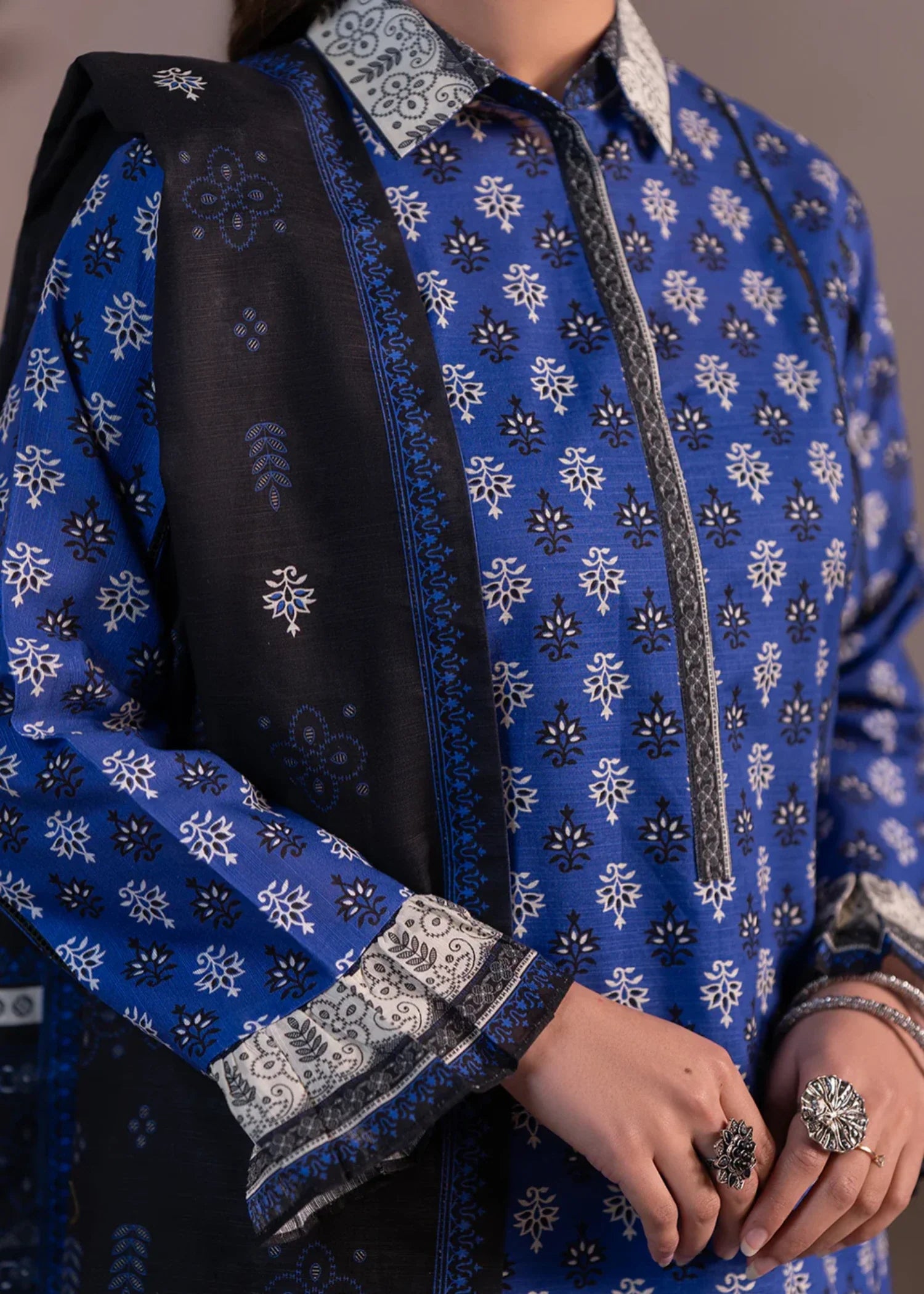 khaddar Unstitched in Blue