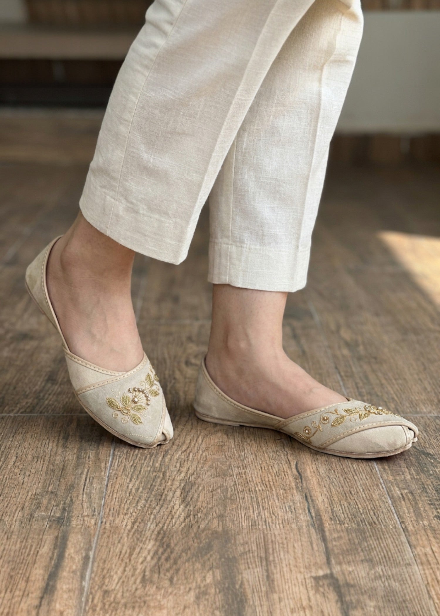 Khussa in Cream by - High Quality Women Khussa LUQ6012
