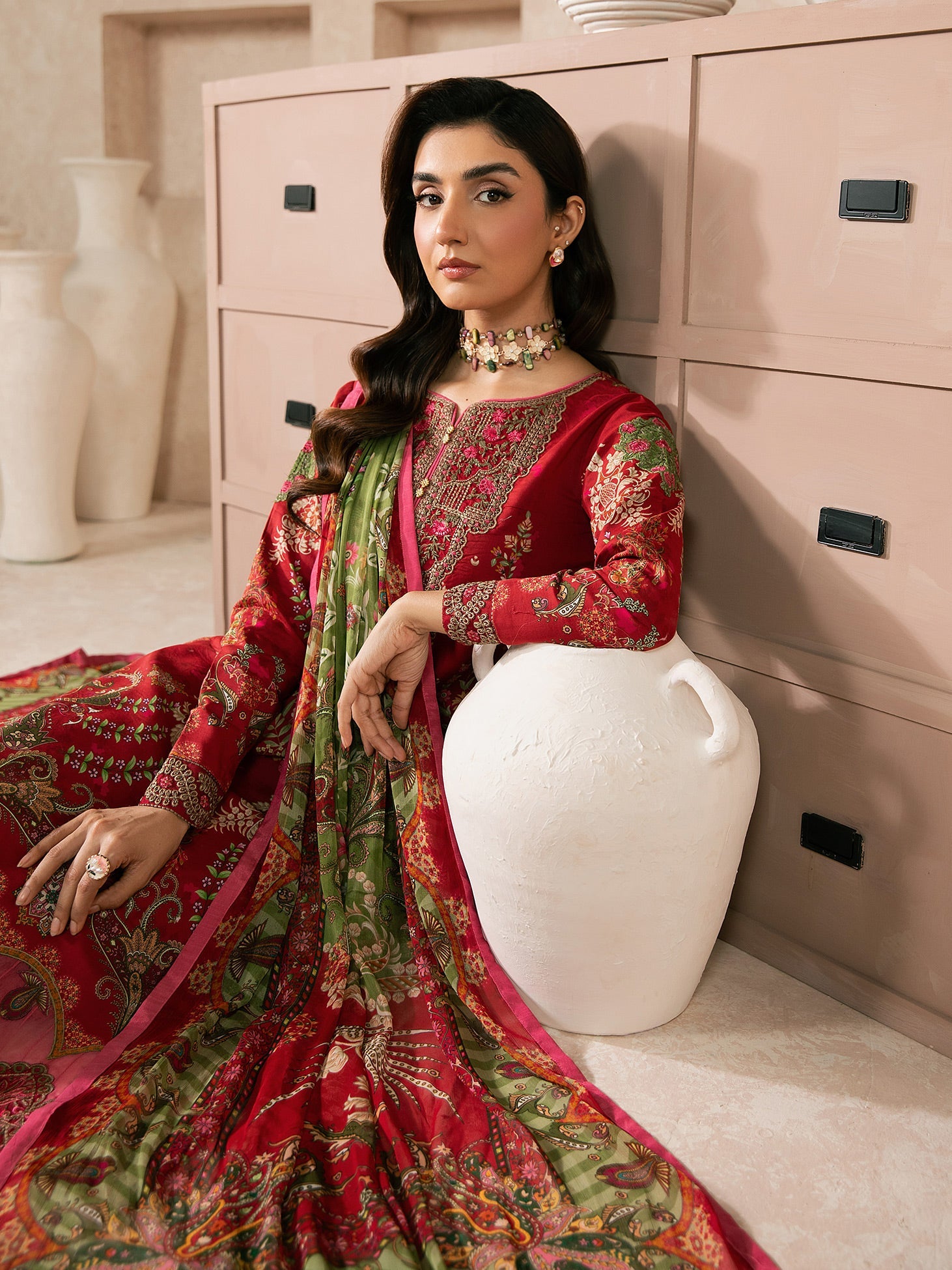 Syra Lawn – Nael