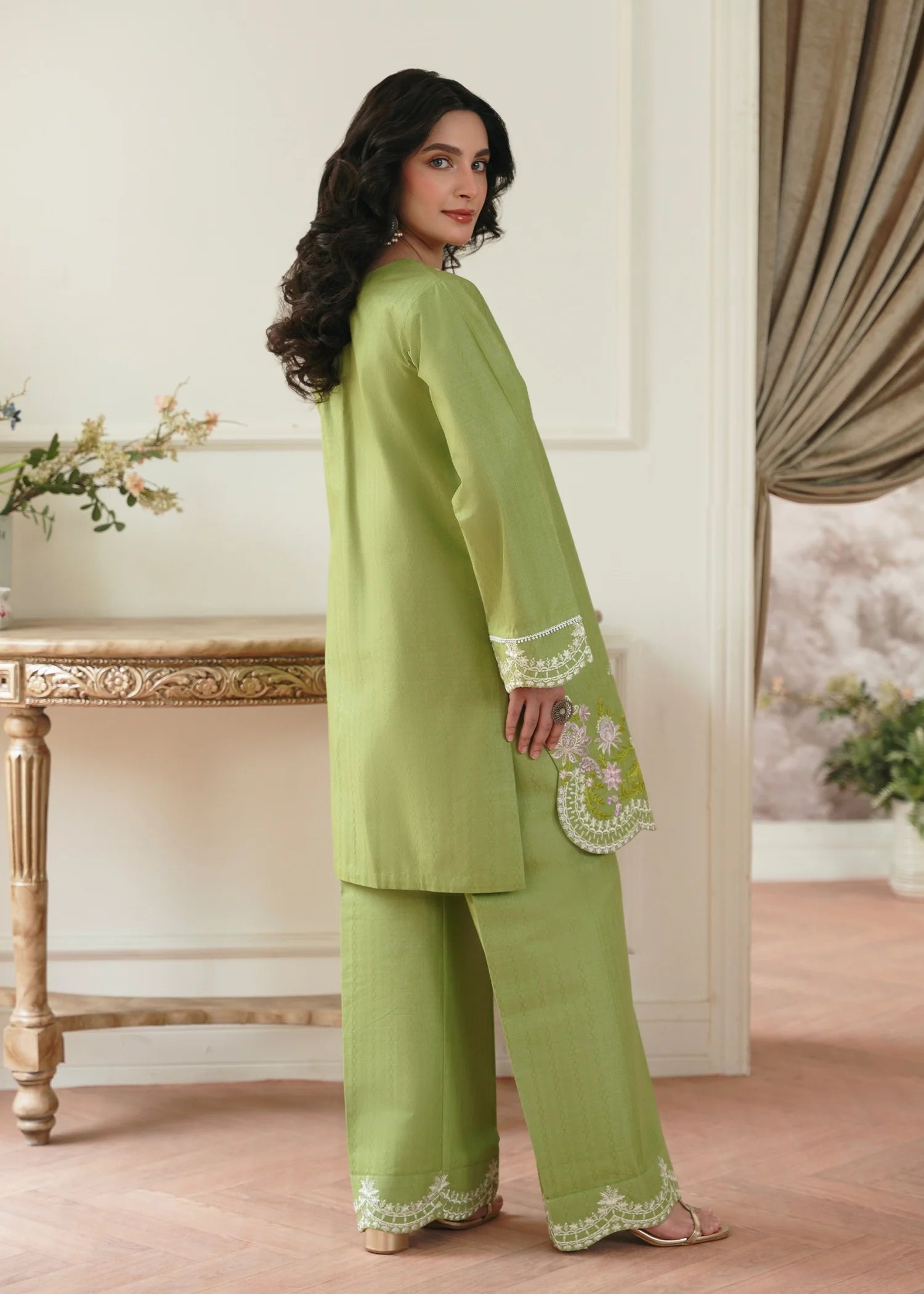 self jacquard Kurta Set in Parrot green