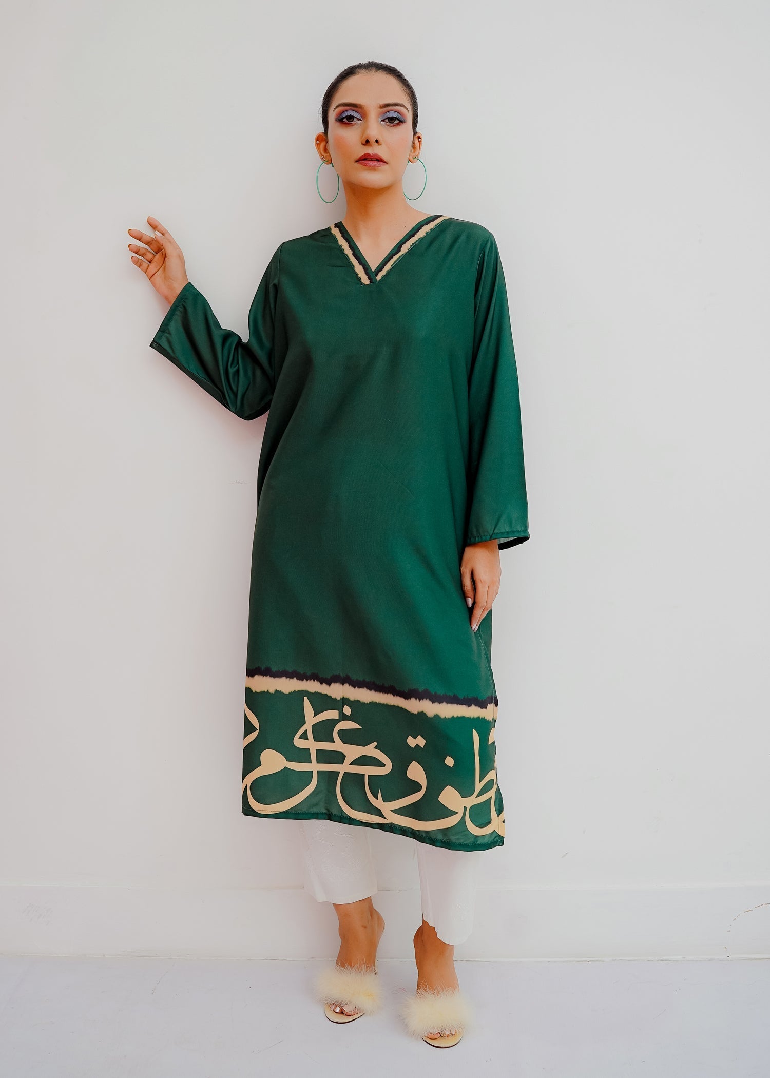 poly viscose Kurti in Bottle green