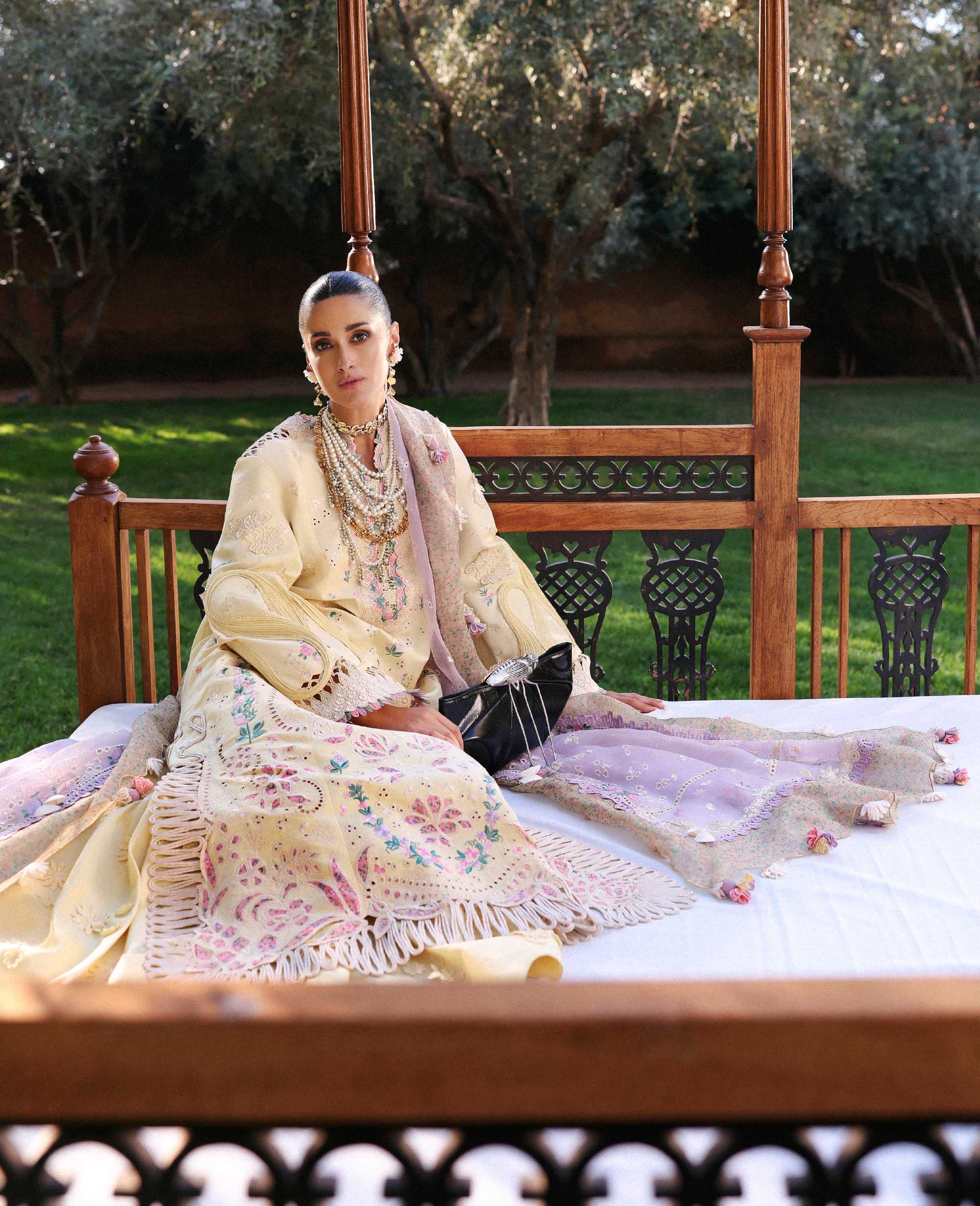 Republic Reine Eid Luxury Lawn – Lumi