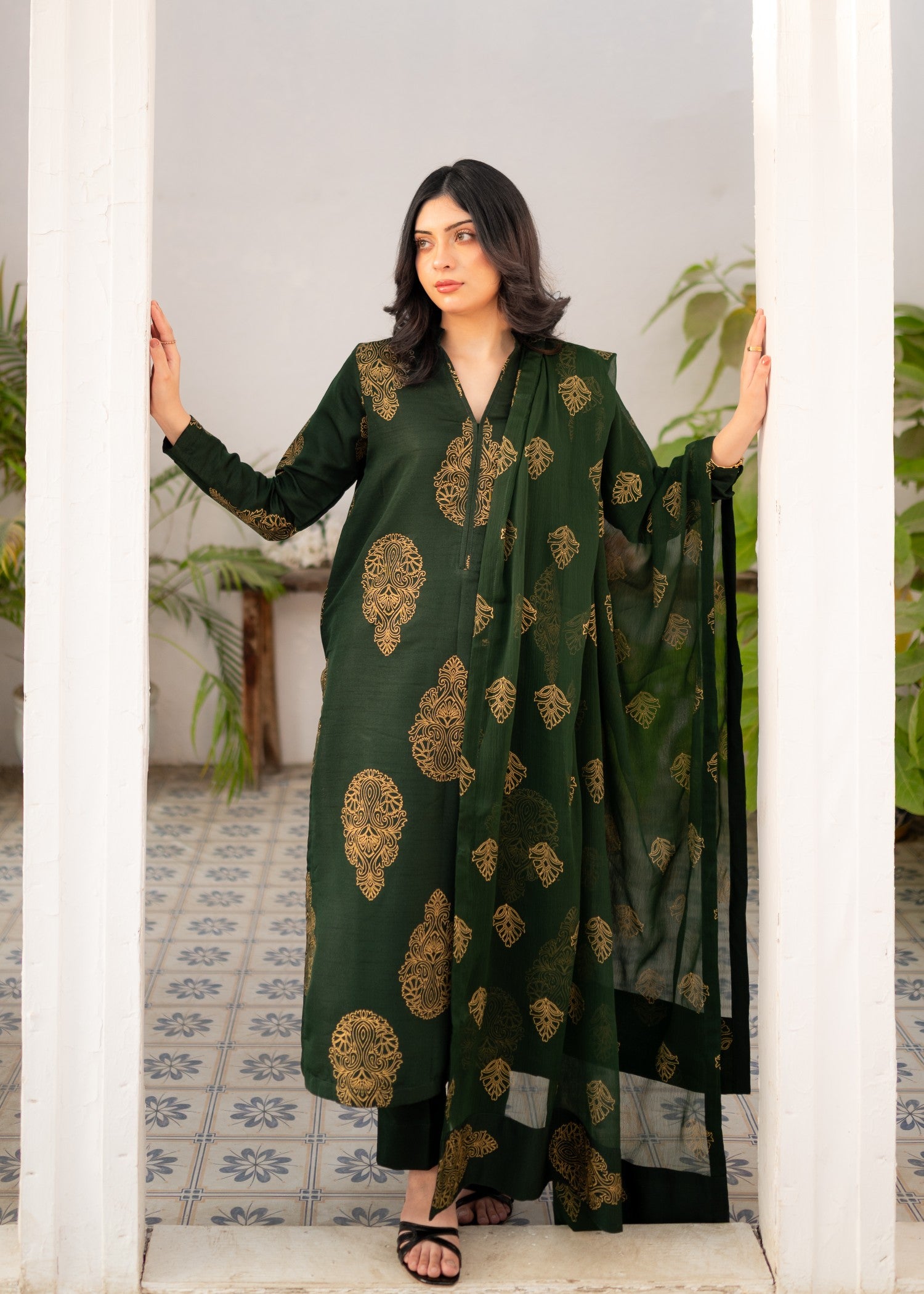 indian raw silk Kurta Set in Bottle green