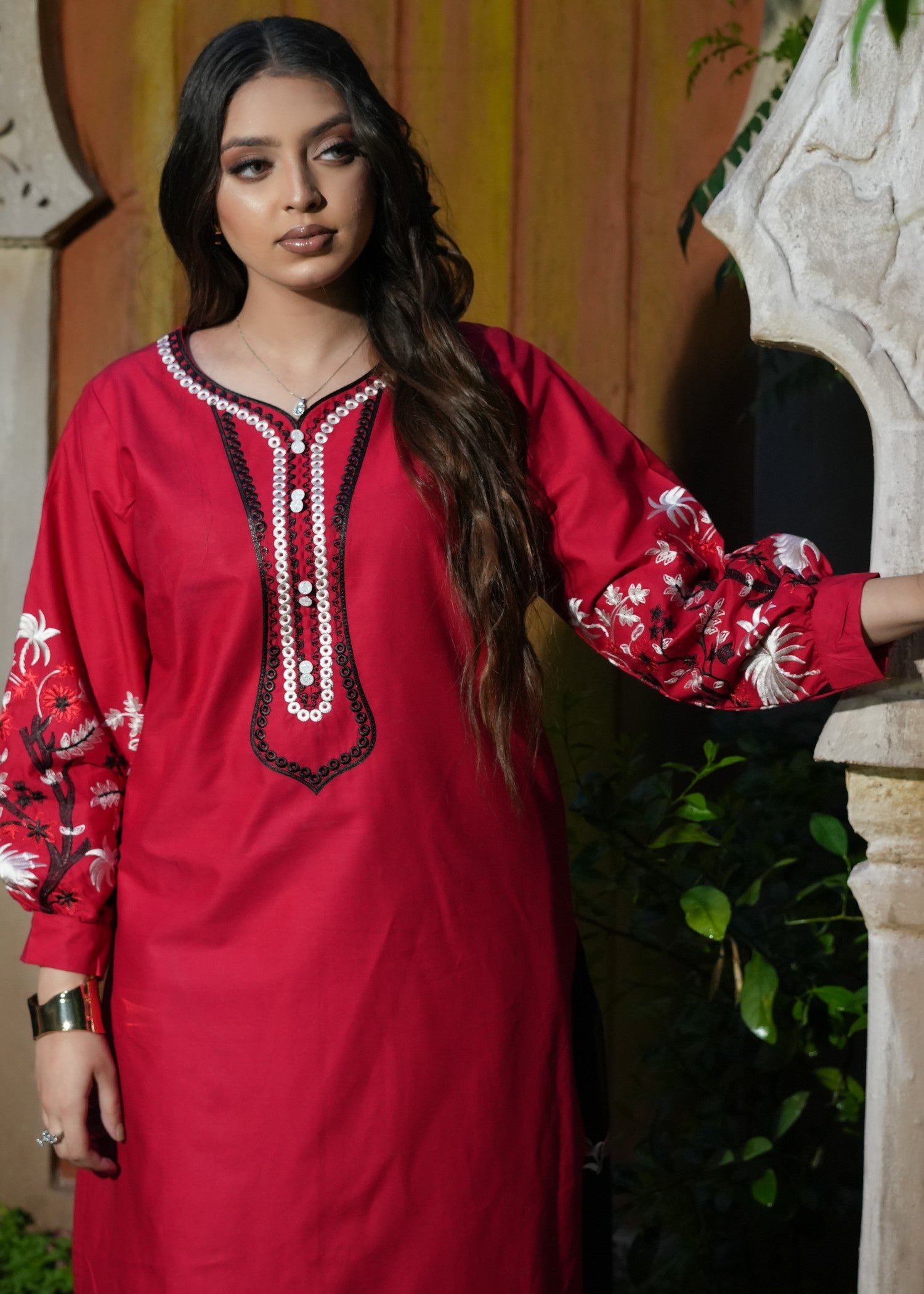 lawn cotton Kurta Set in Black, red