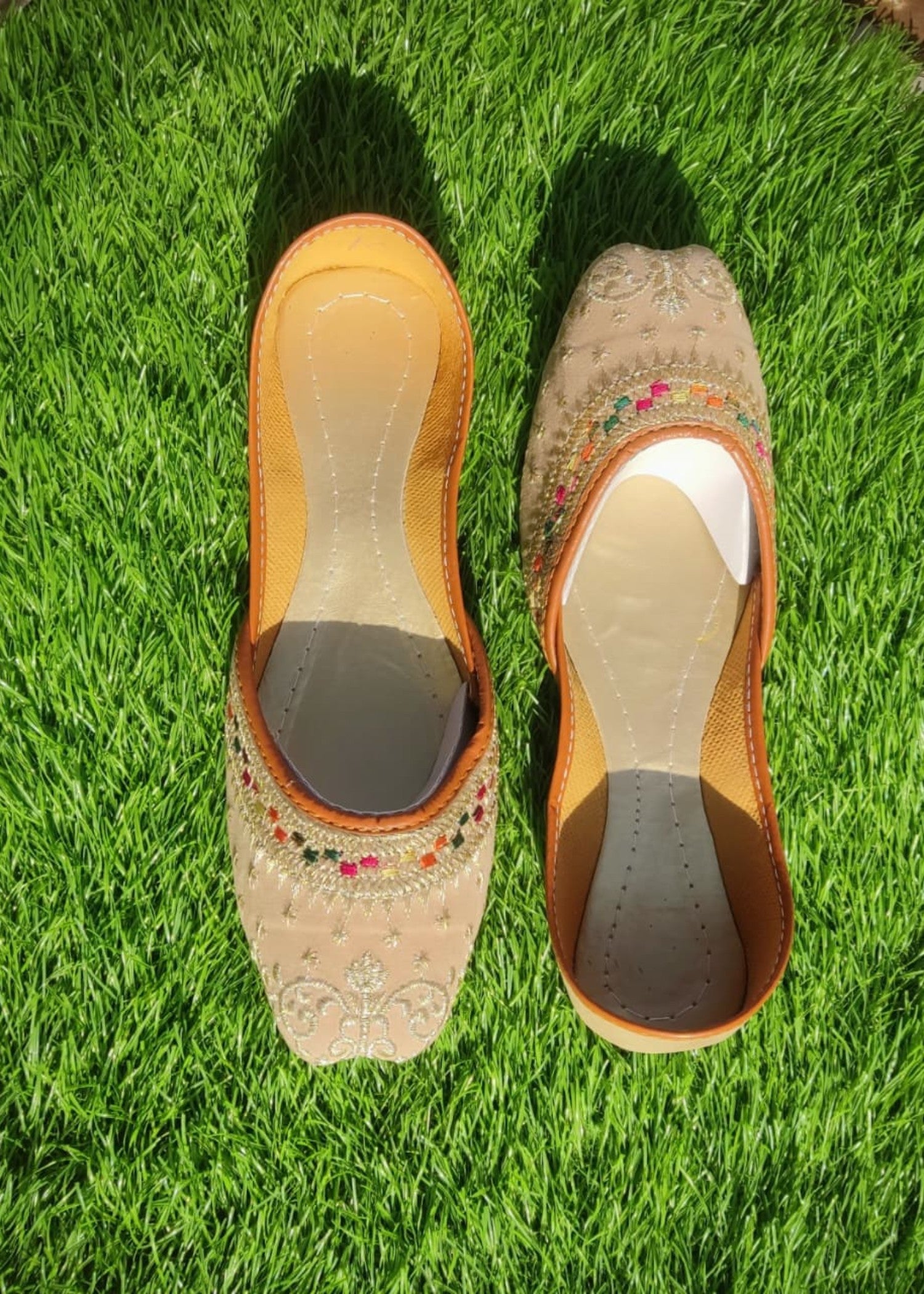 Khussa in Cream by - High Quality Women Khussa QNS2663