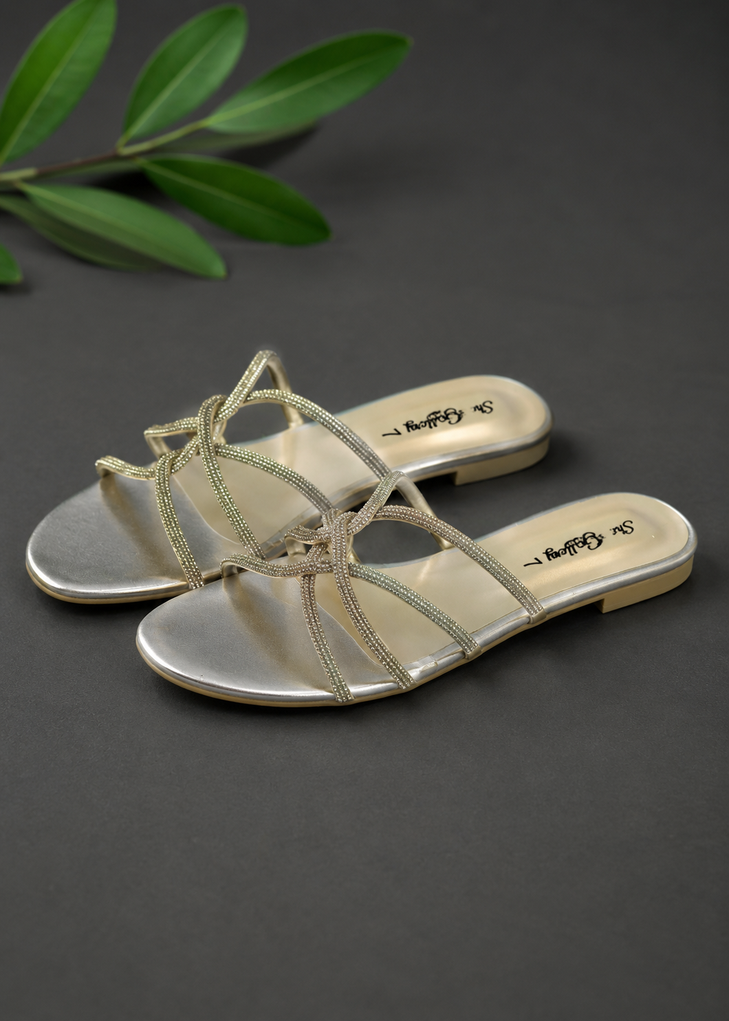Flats in Gold by - High Quality Women Flats IYV0221