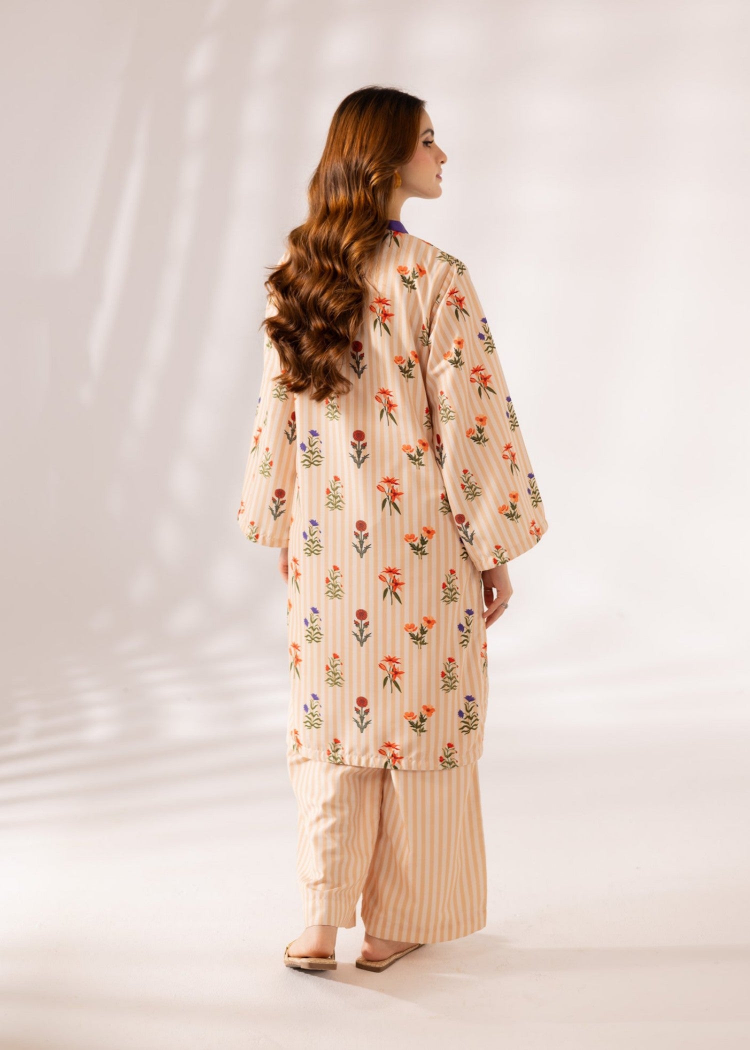 slub khaddar Kurta Set in White, peach pink