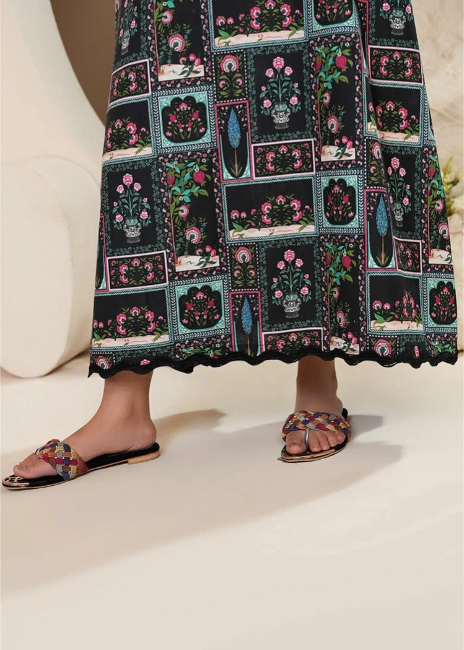 cambric Kaftan in Black