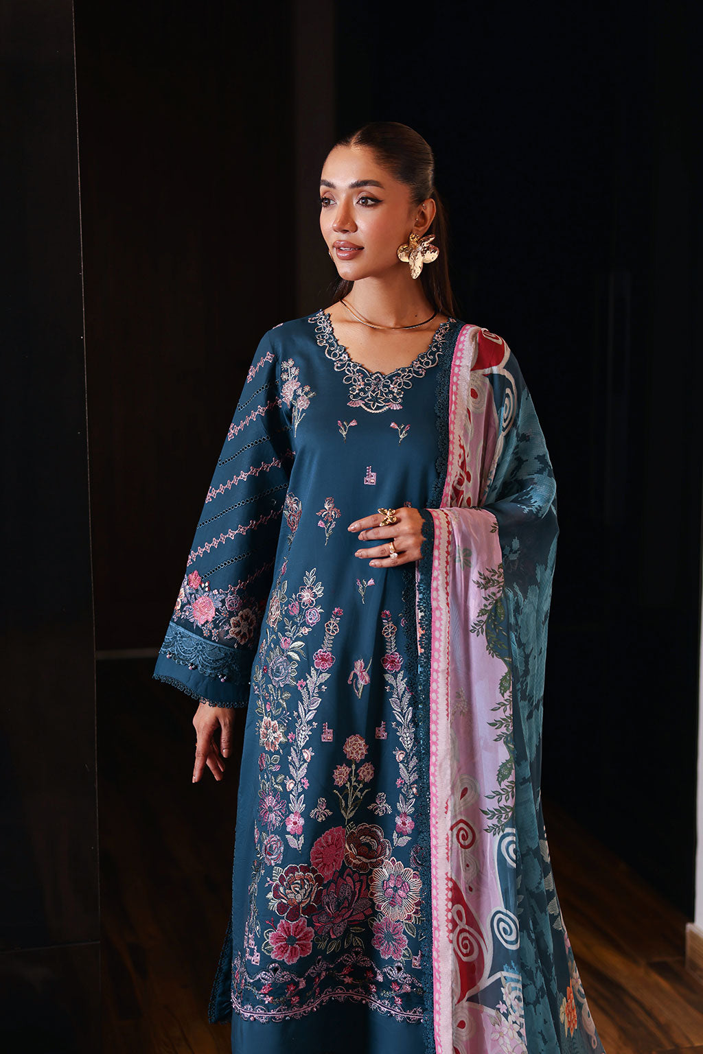 Andaaz Luxury Lawn – Z-1405