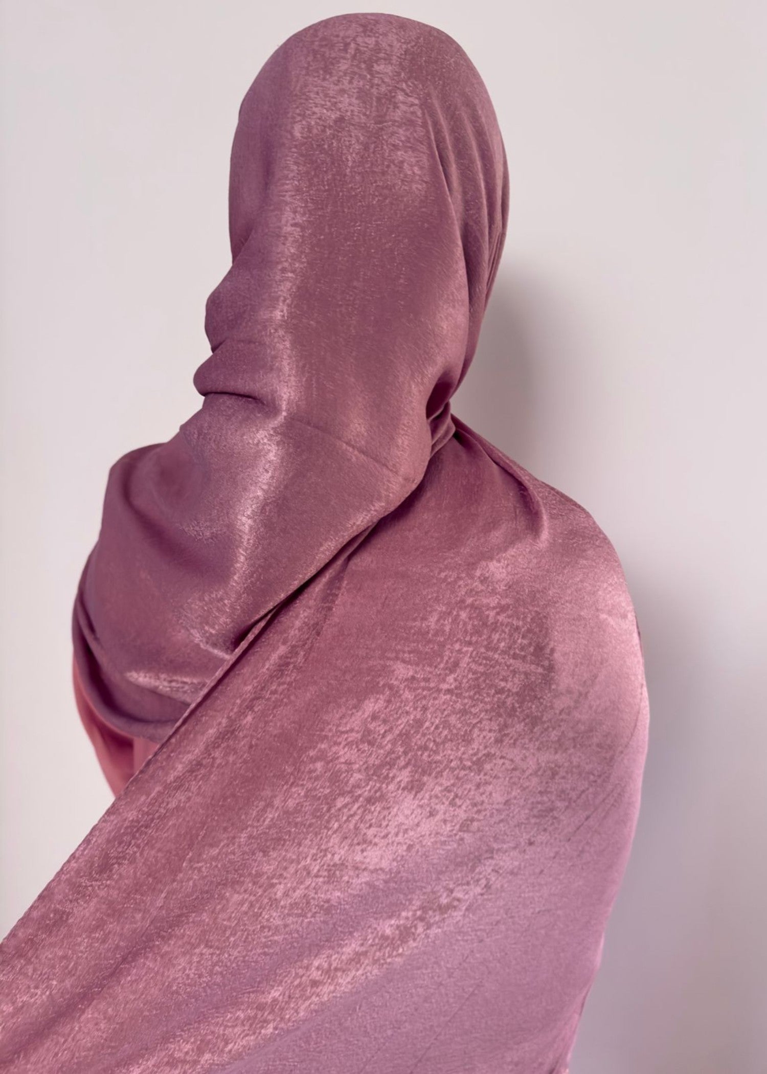 velvet Hijab in Zinnia pink