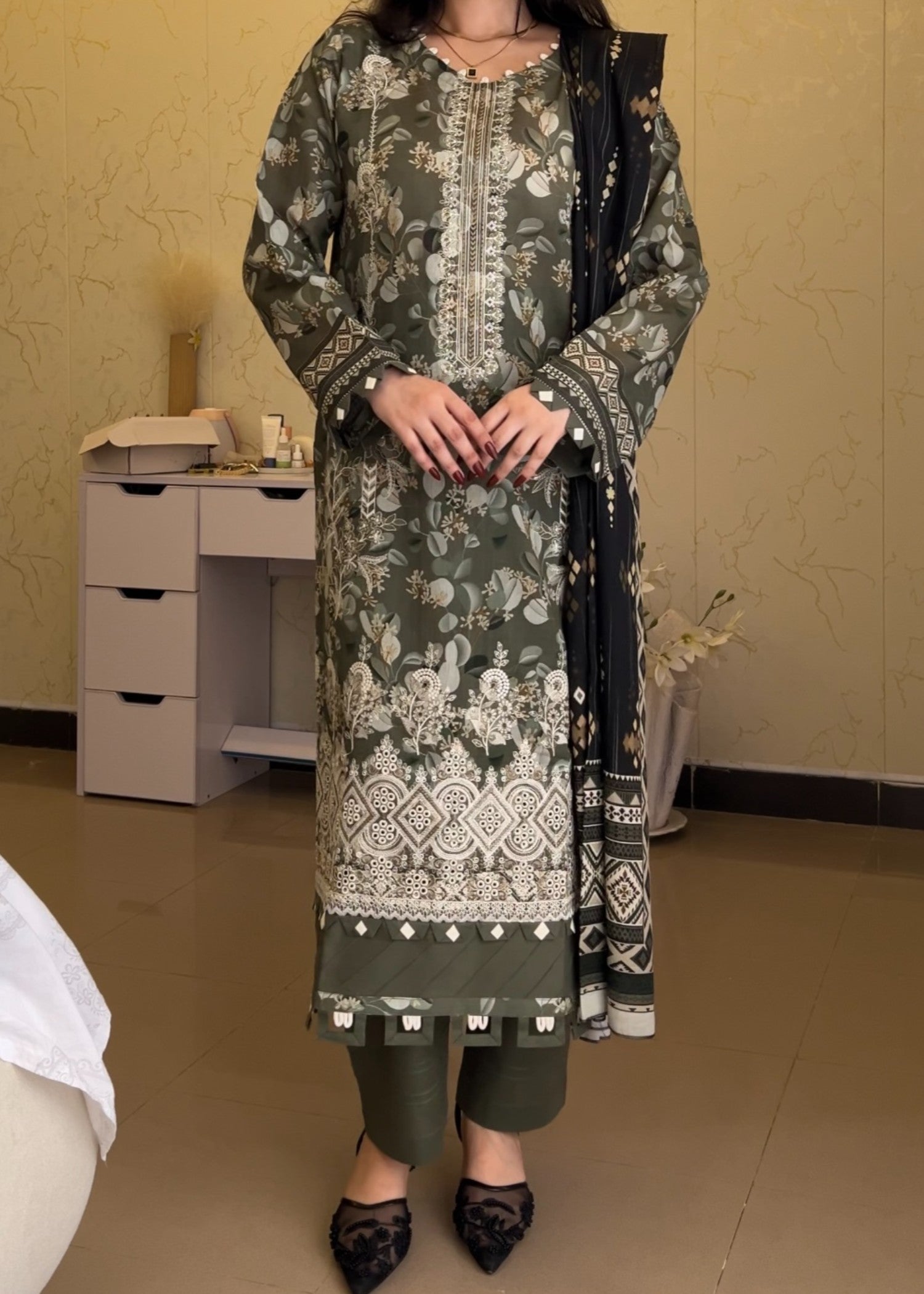 lawn Kurta Set in Army green