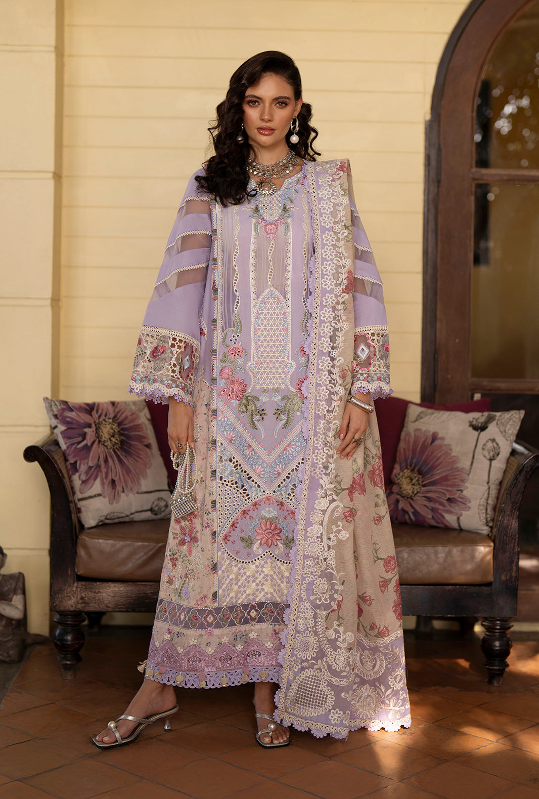 AJR Evara Luxury Lawn – Zaya