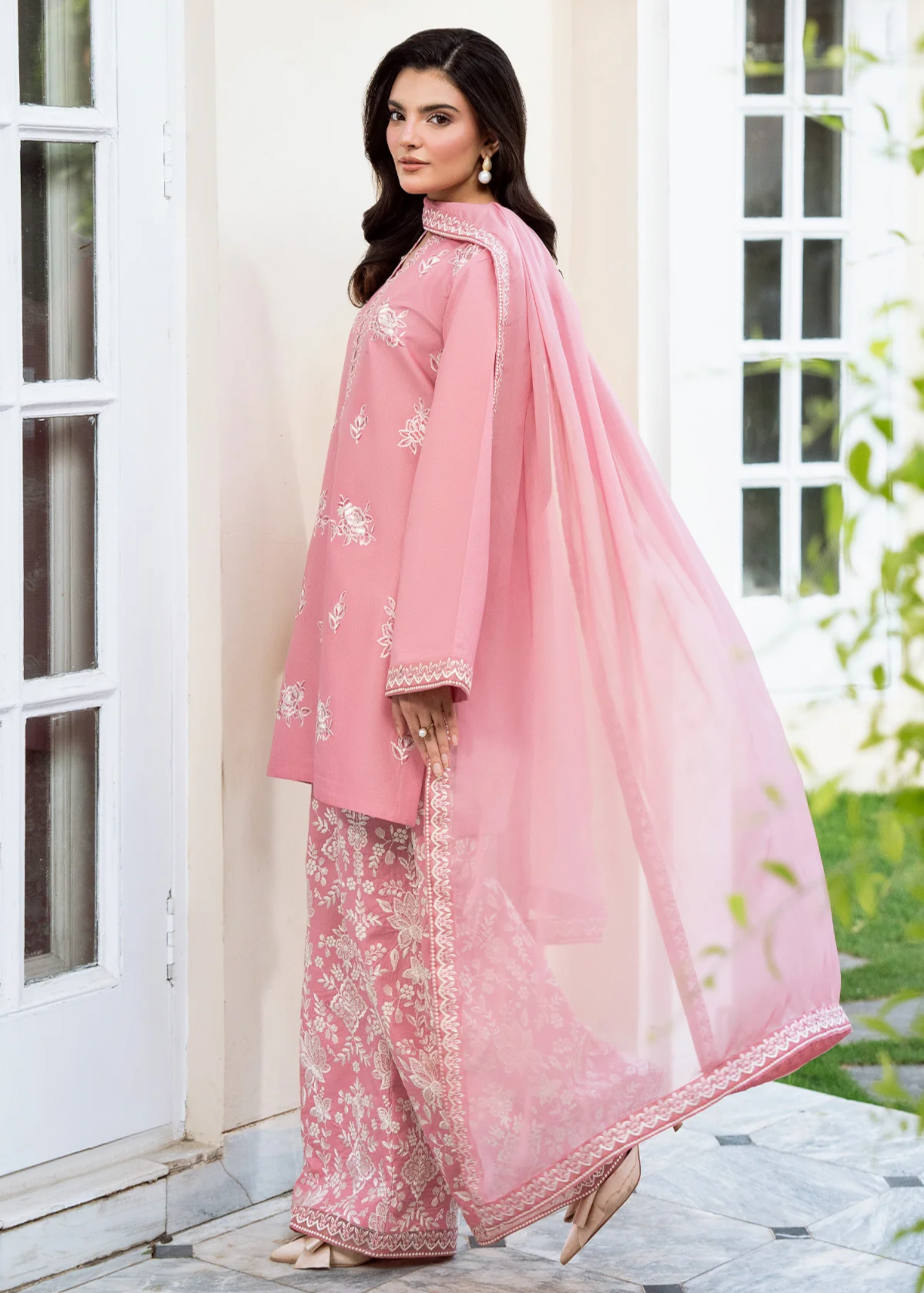 lawn Kurta Set in Cherry blossom pink