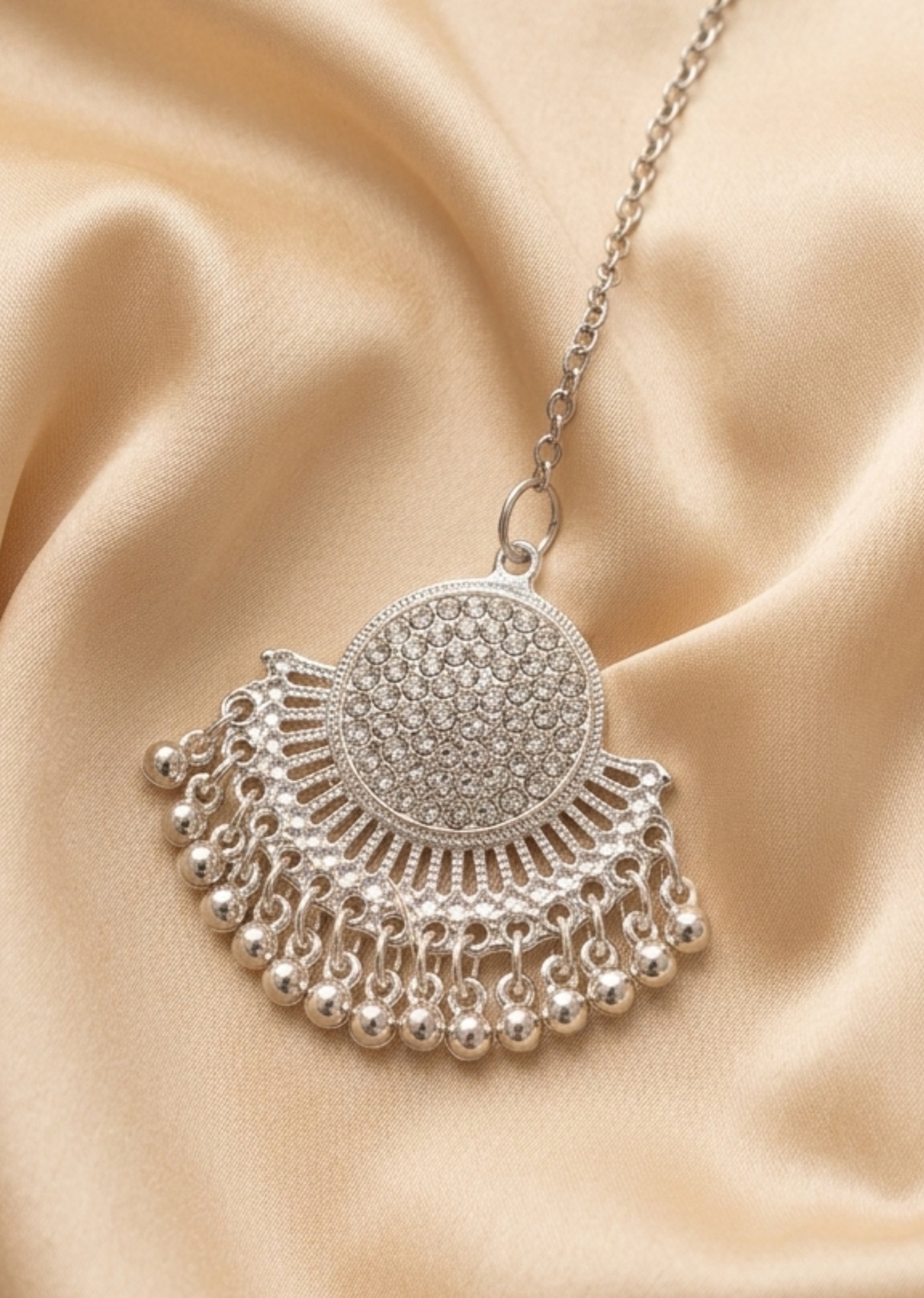 Choker in Silver, white Color by - Trendy Women Choker ZSI4118